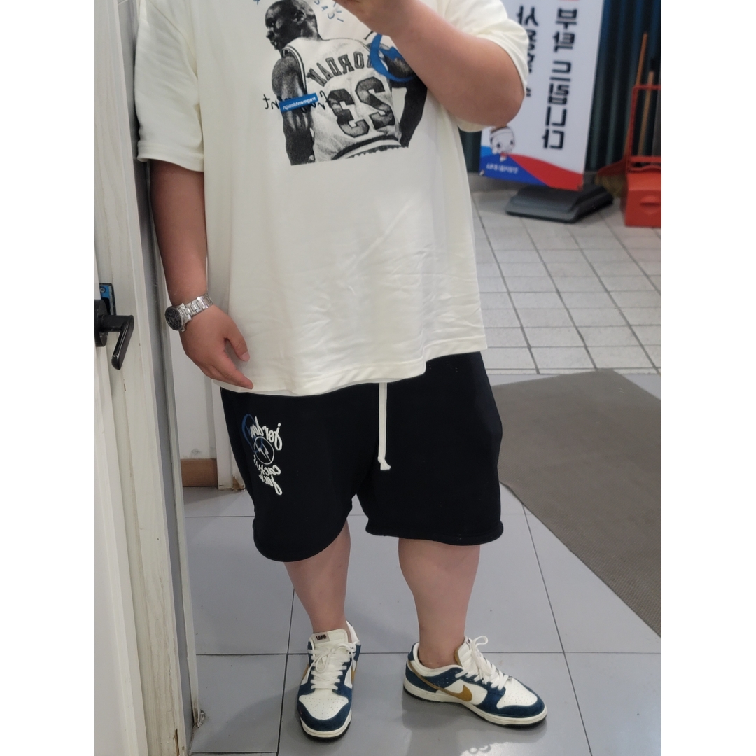 Jordan x Travis Scott x Fragment T-Shirt Sail (DJ0620-133), Jordan x Travis Scott x Fragment Shorts Black (DJ0617-010) 착용 스타일