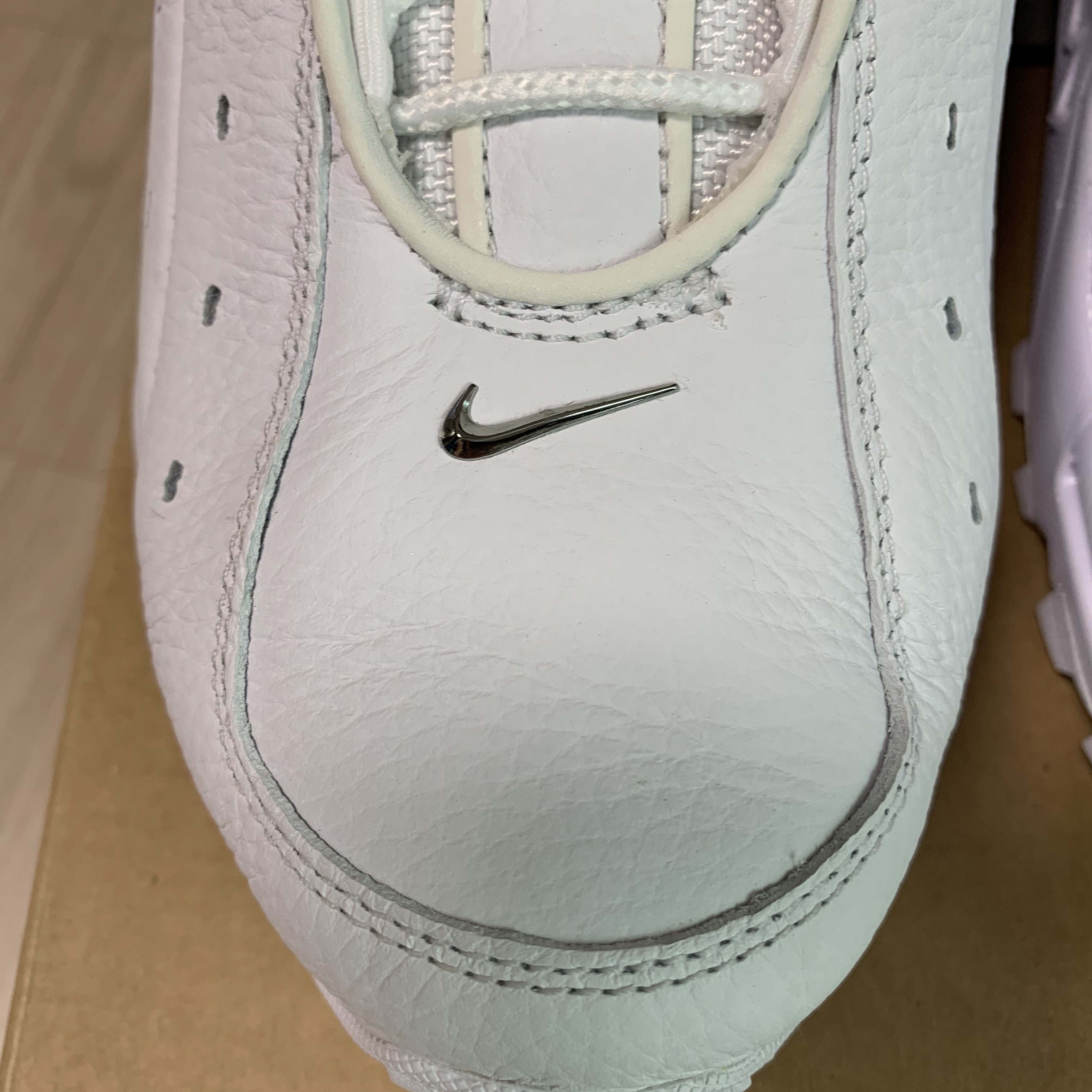 Nike x Drake Nocta Hot Step Air Terra Triple White 착용 스타일 - 2