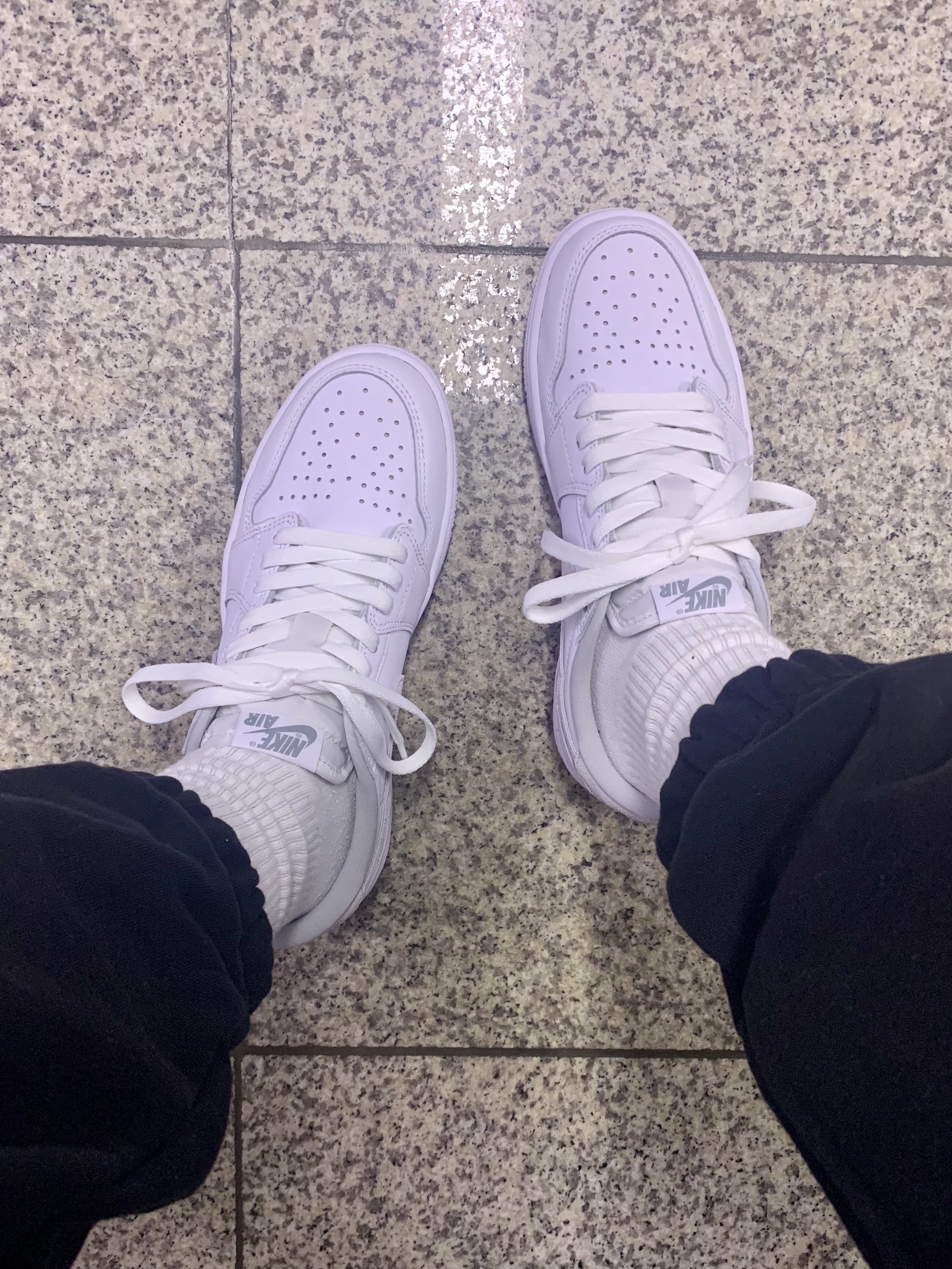 Jordan 1 Low OG Neutral Grey 착용 스타일