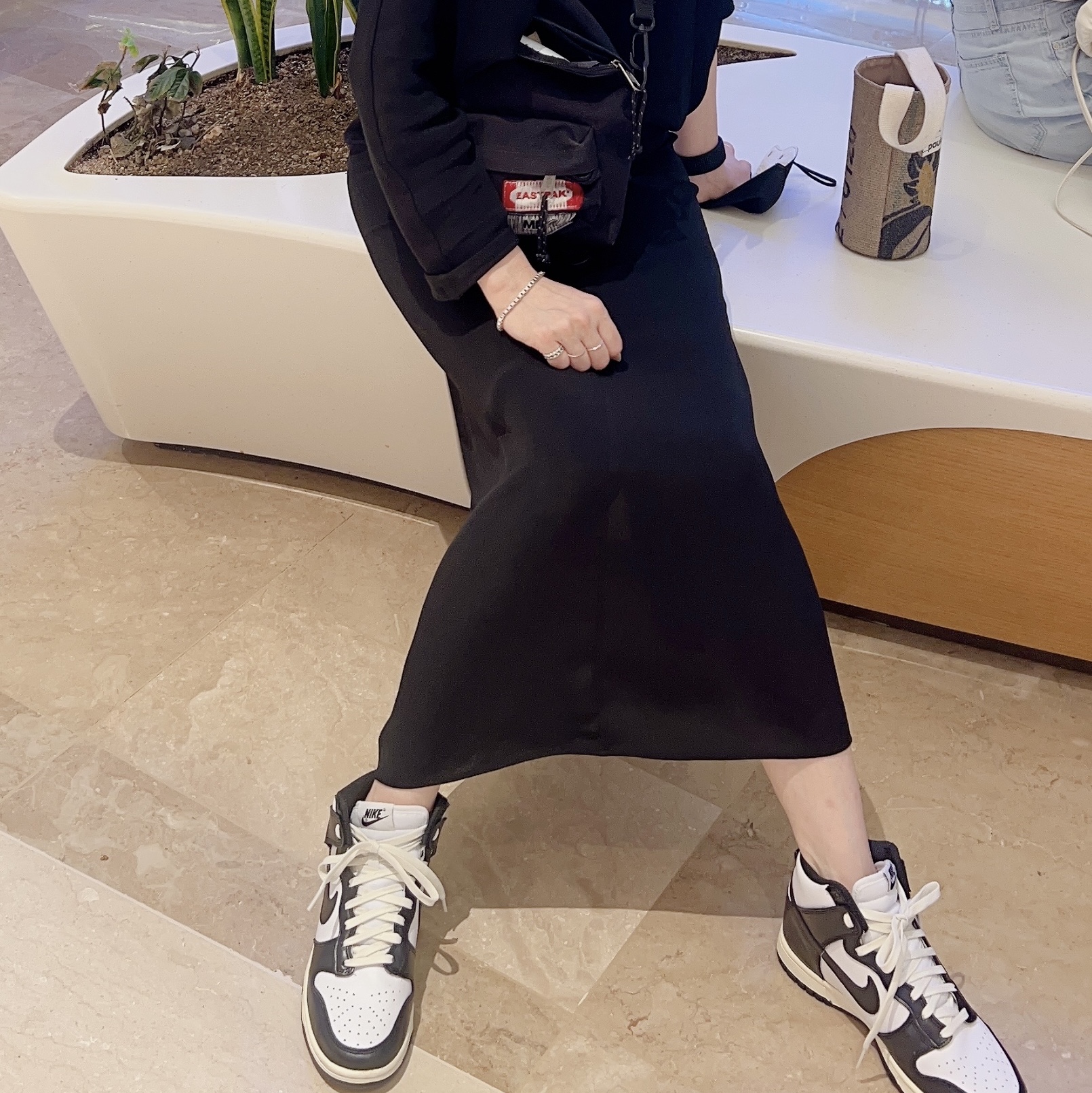 (W) Nike Dunk High Vintage Black, MM6 Maison Margiela x Eastpak Mini Shoulder Bag Black 착용 스타일