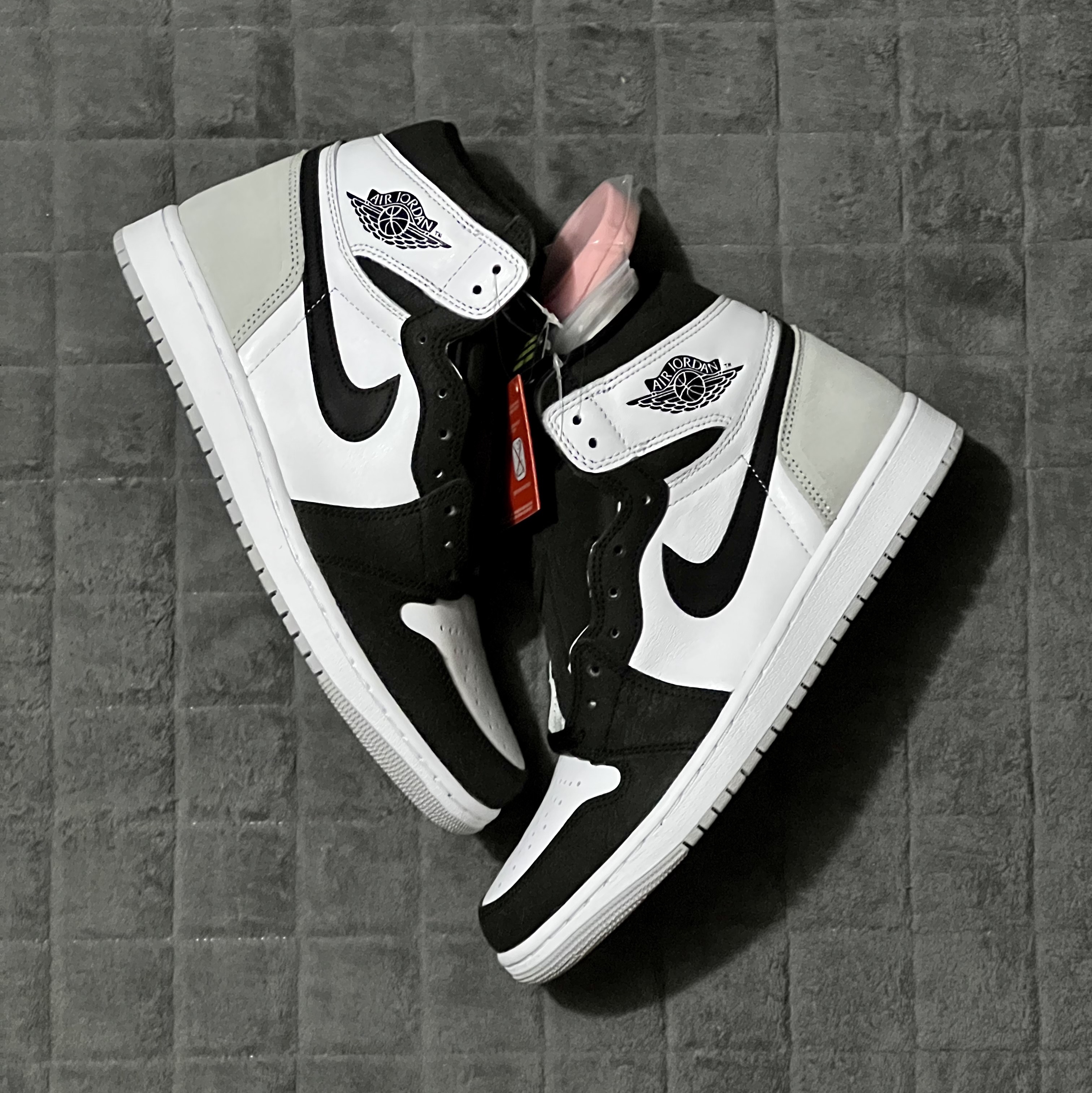 Jordan 1 Retro High OG Bleached Coral 착용 스타일