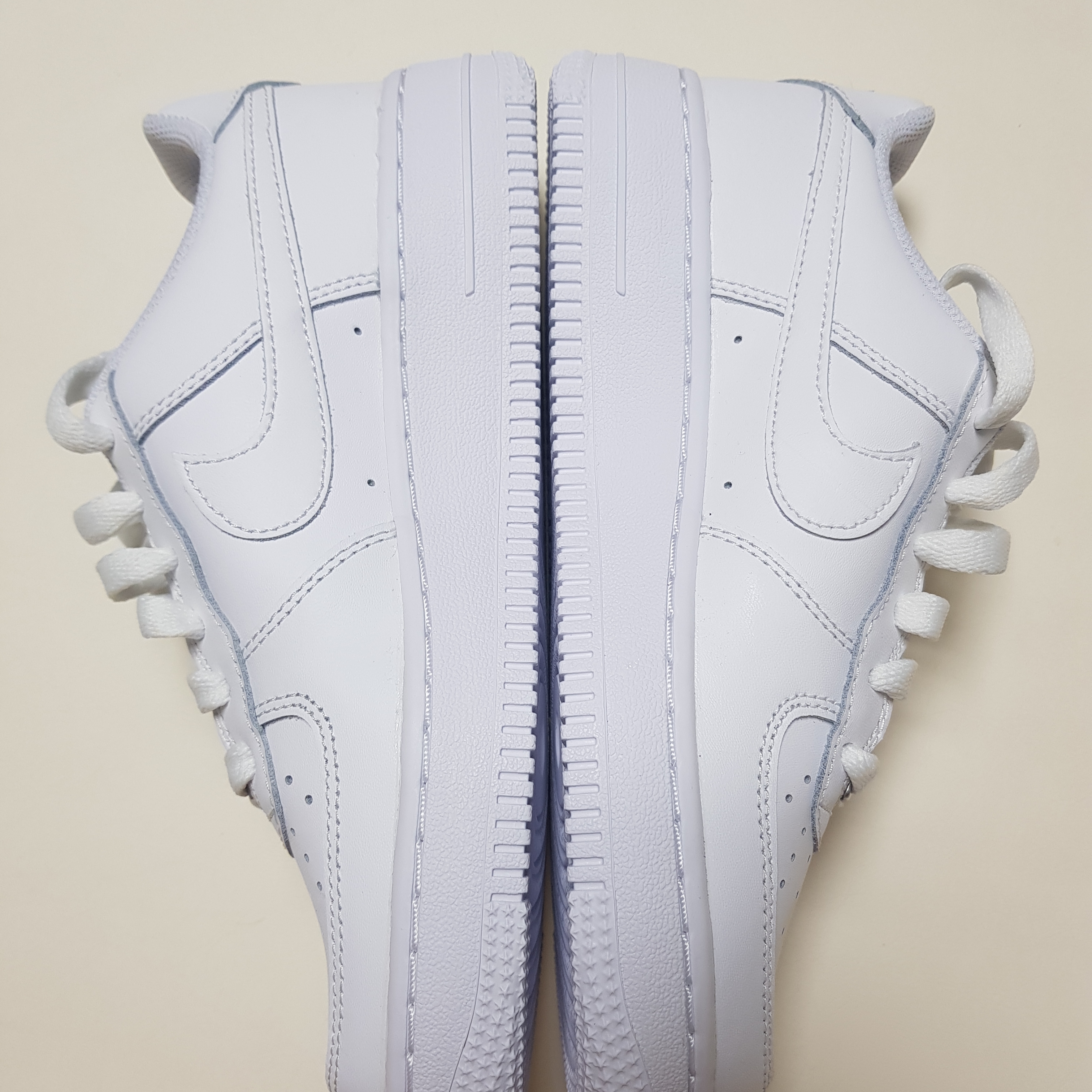 (GS) Nike Air Force 1 LE White 착용 스타일 - 2