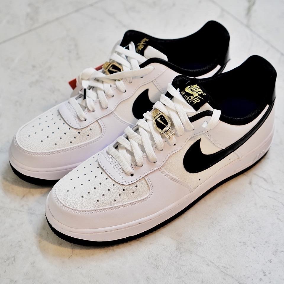 Nike Air Force 1 '07 LV8 EMB World Champions White Black 착용 스타일 - 1