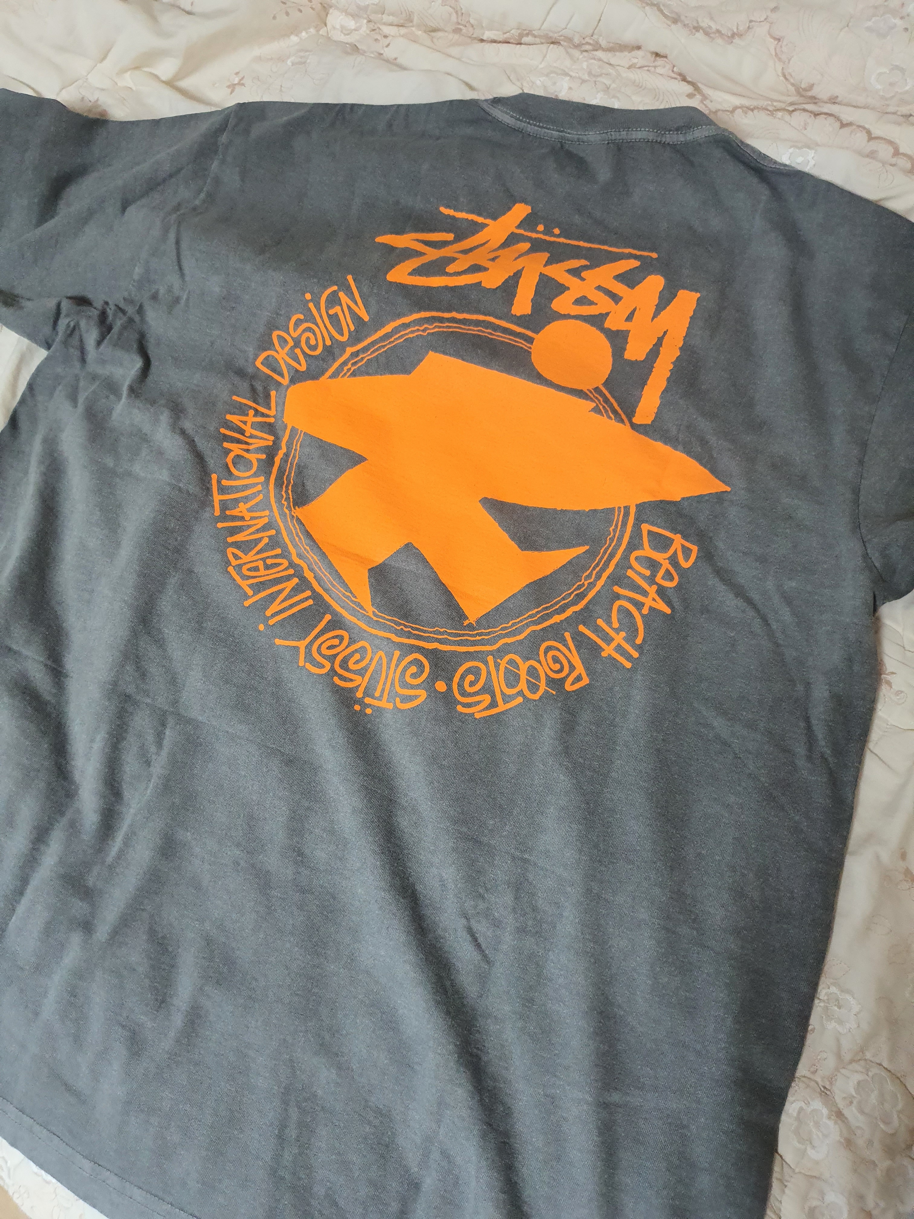 Stussy Beach Roots T-Shirt Grey 착용 스타일 - 2