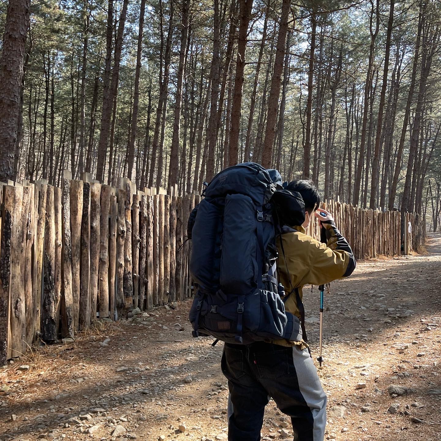 Nike ACG Gore-Tex Misery Ridge Jacket Golden Beige - Asia, Helinox Alpine Dome 1.5p Black 착용 스타일 - 2