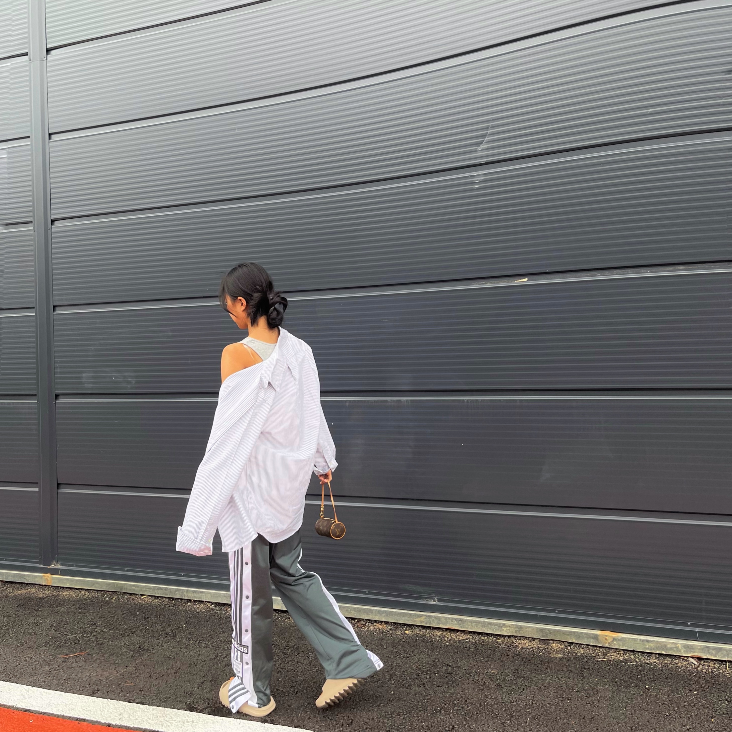 Adidas Yeezy Slide Pure - Re-Release Ver. 착용 스타일 - 1