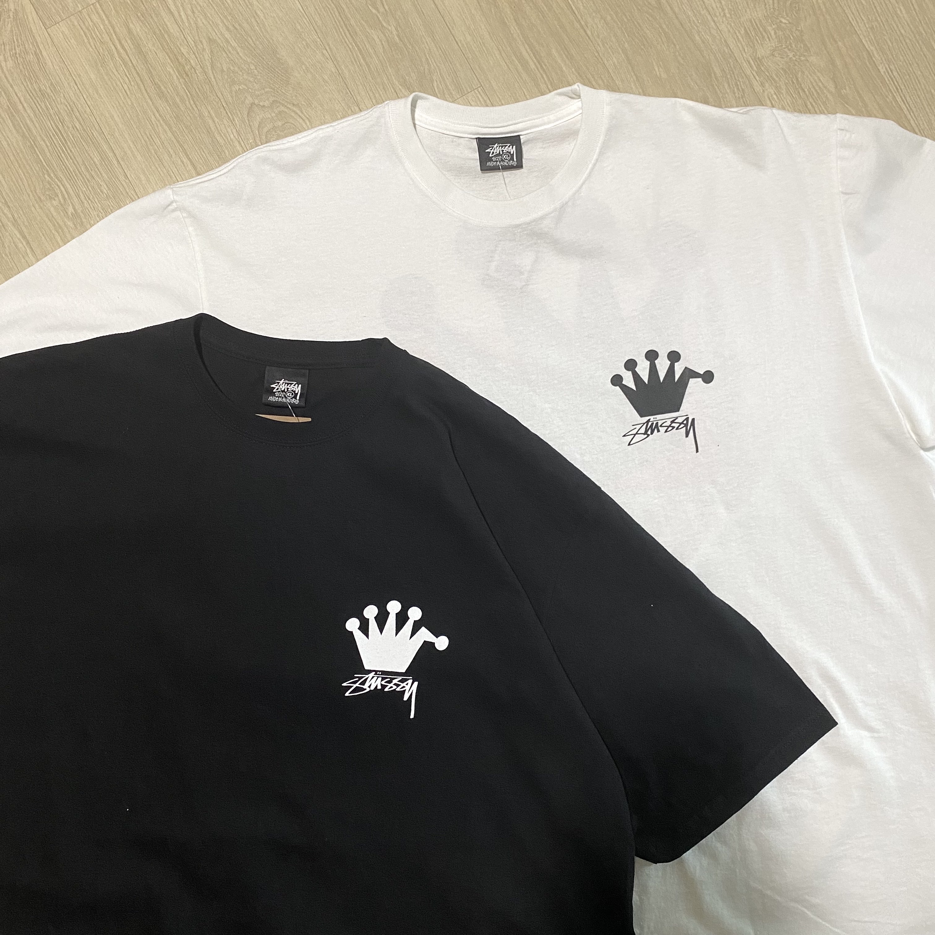 Stussy Lb Crown T-Shirt Black, Stussy Lb Crown T-Shirt White 착용 스타일 - 3