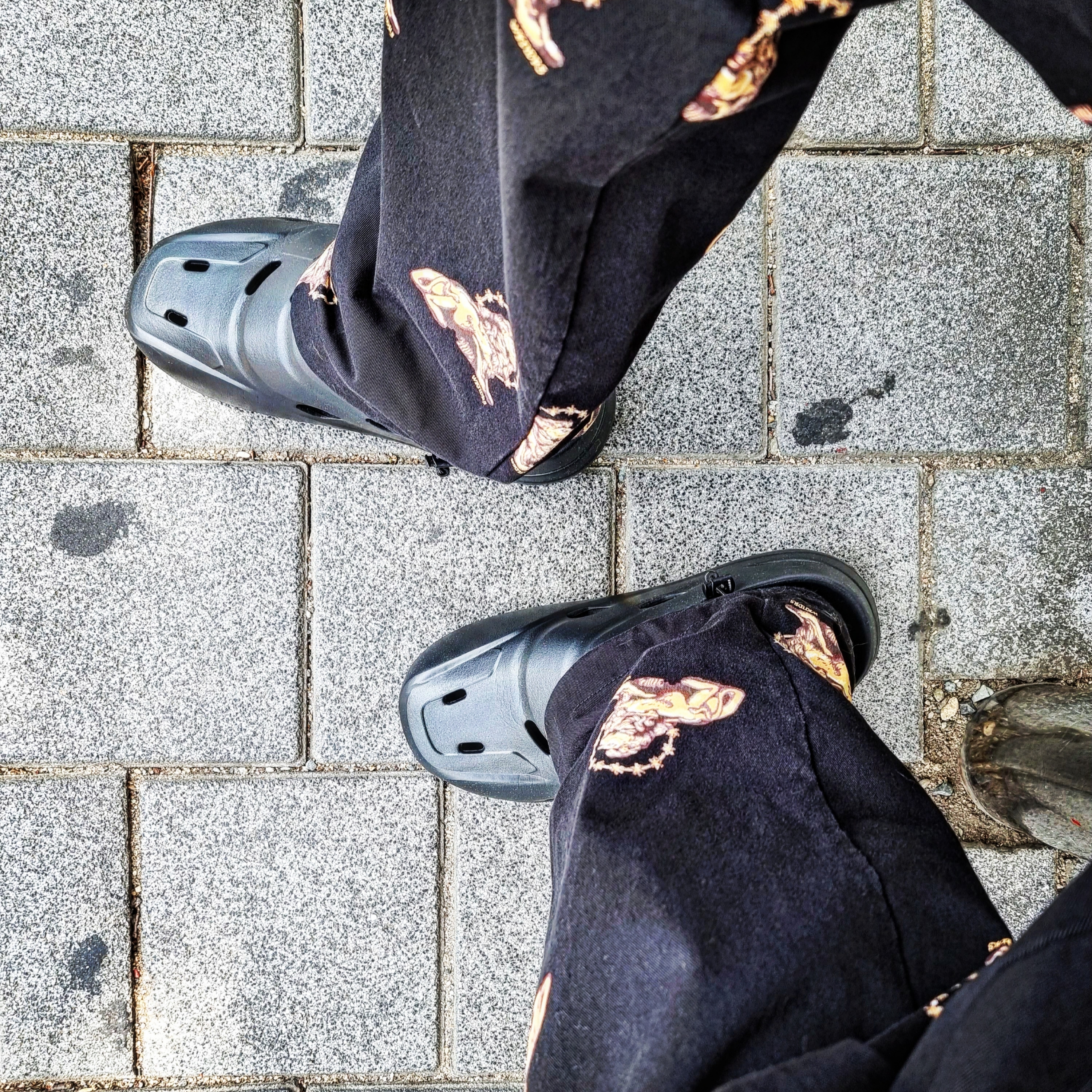 New Balance NB Clog Black 착용 스타일