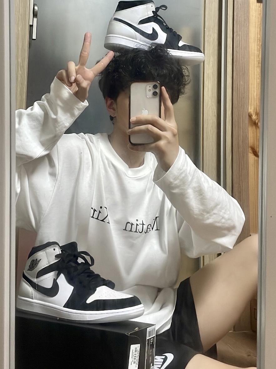 Jordan 1 Mid SE Diamond 착용 스타일