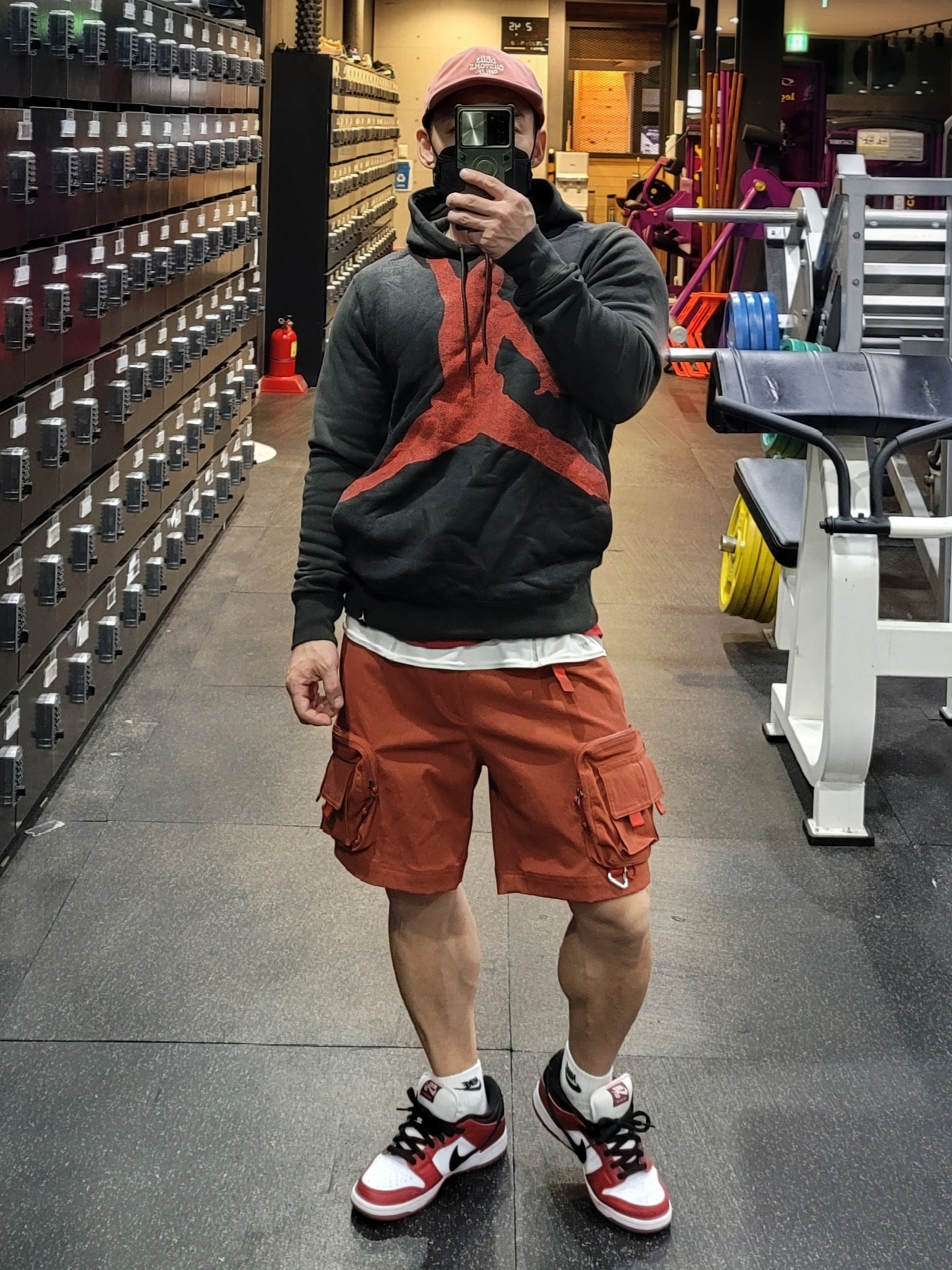 Nike ACG Cargo Shorts Redstone - Asia, Nike SB Dunk Low Pro Chicago 착용 스타일
