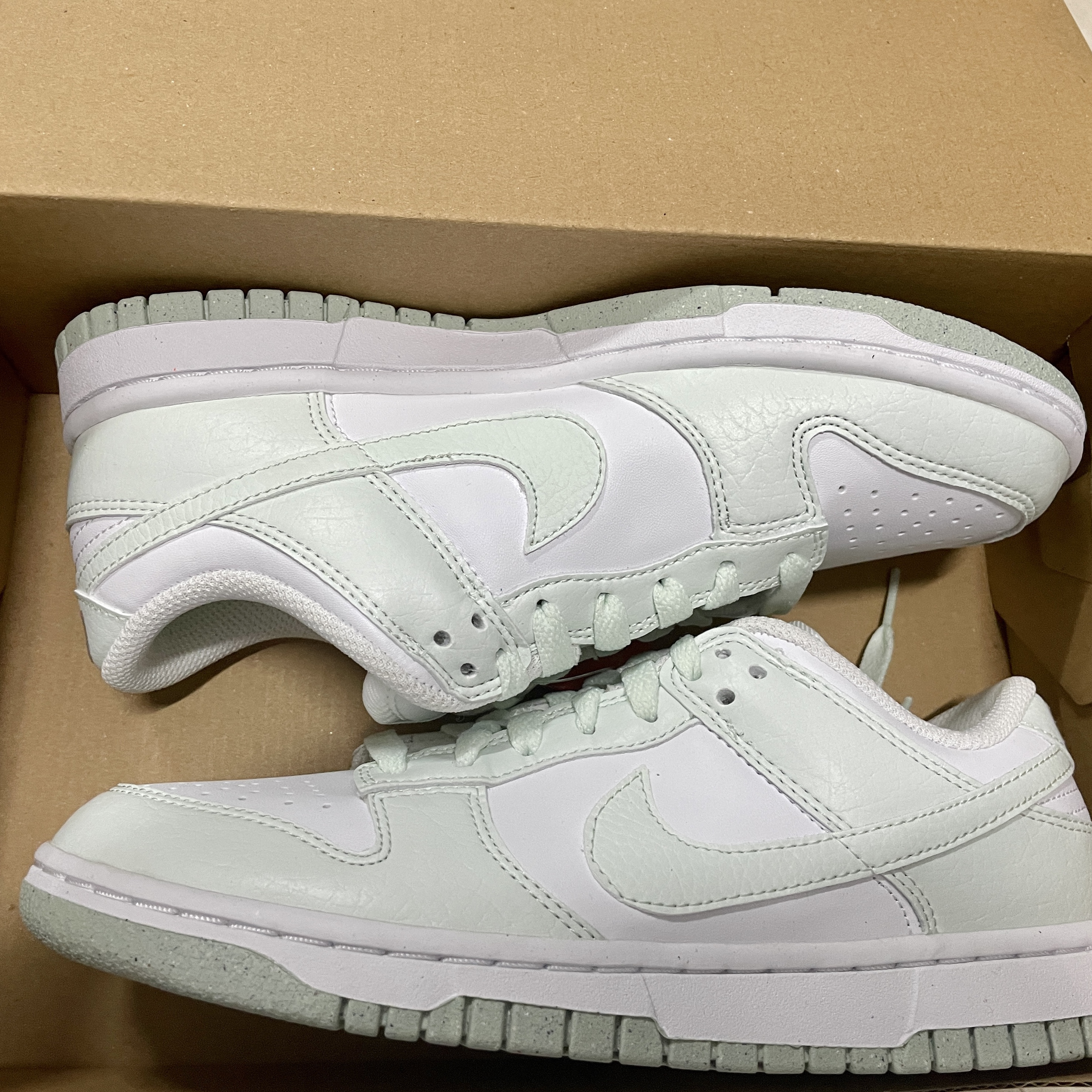 (W) Nike Dunk Low Next Nature Barely Green and White 착용 스타일