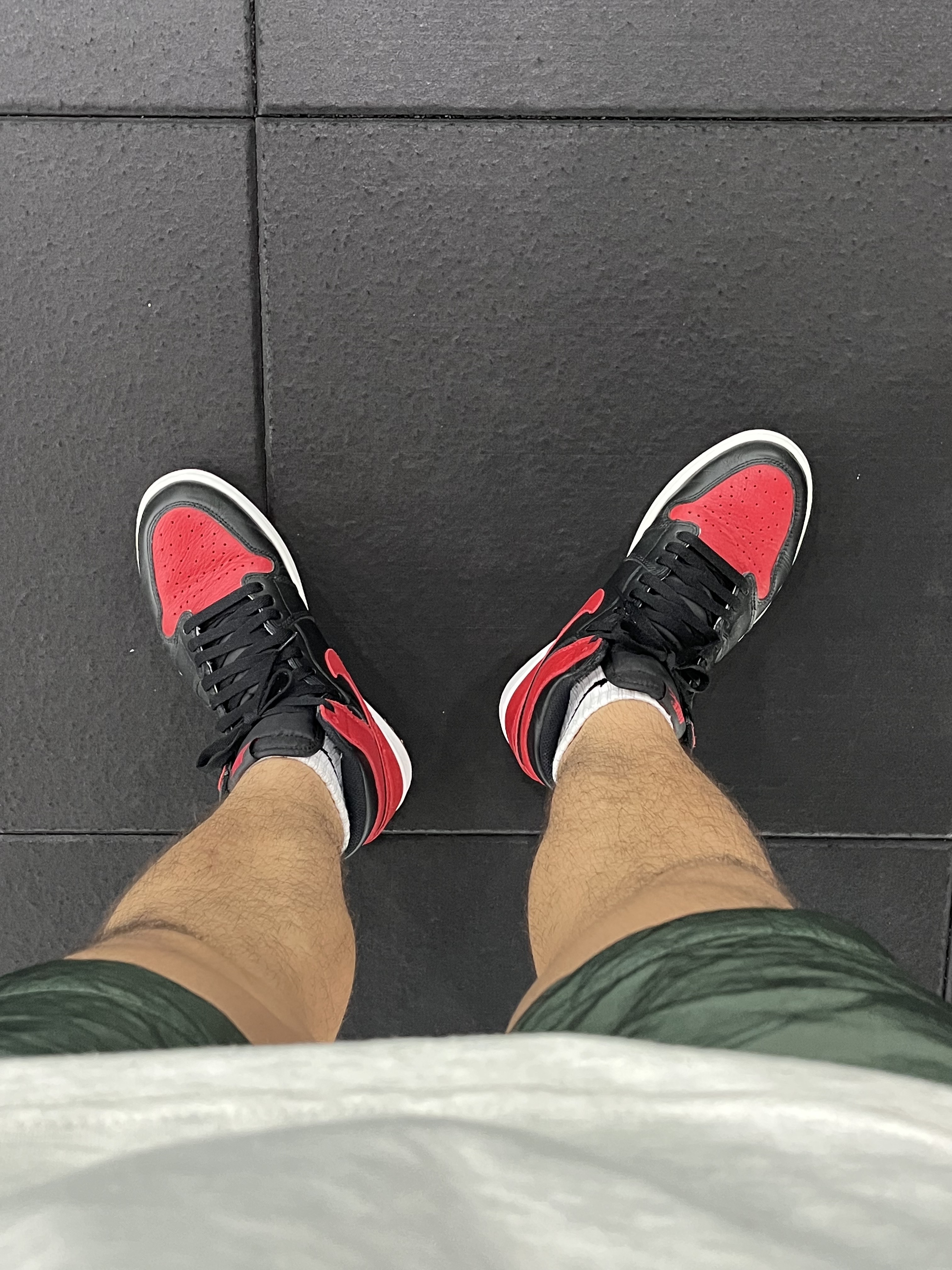 Jordan 1 Retro High OG Bred Banned 2016 착용 스타일 - 2