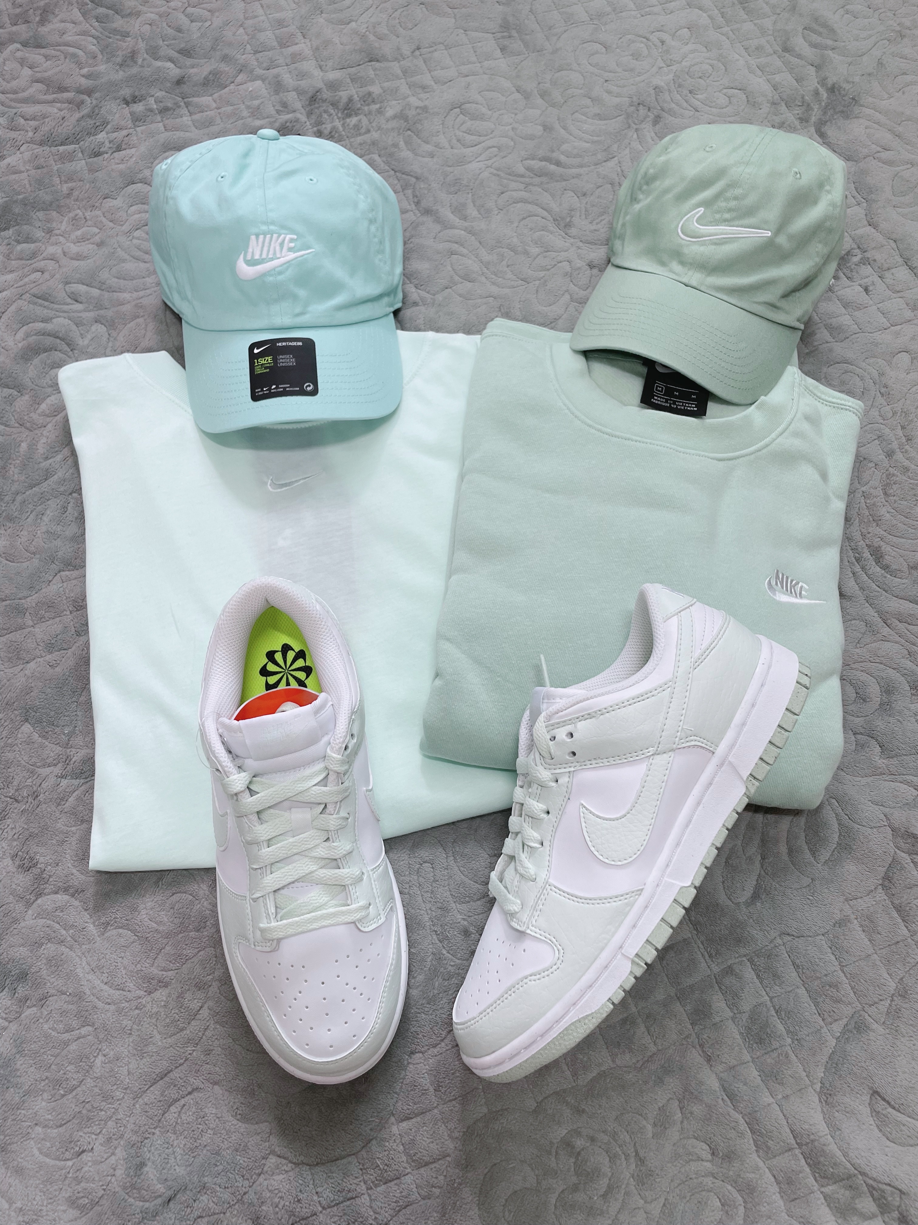 (W) Nike Dunk Low Next Nature Barely Green and White, Nike Heritage 86 Futura Washed Cap Light Dew 착용 스타일 - 5