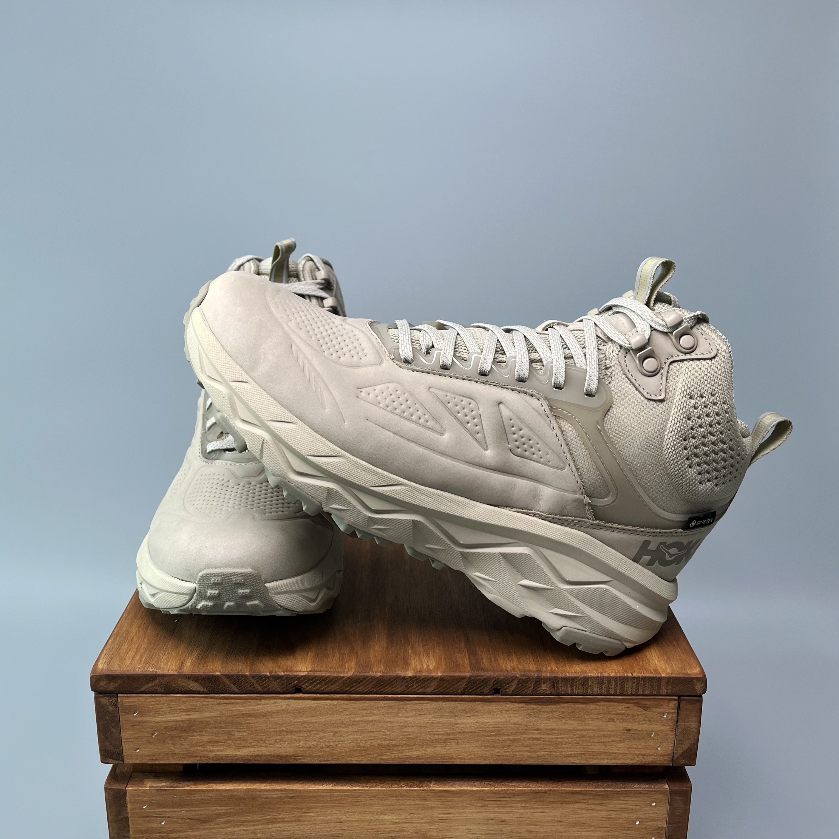 Hoka Challenger Mid Gore-Tex Oxford Tan - Wide 착용 스타일