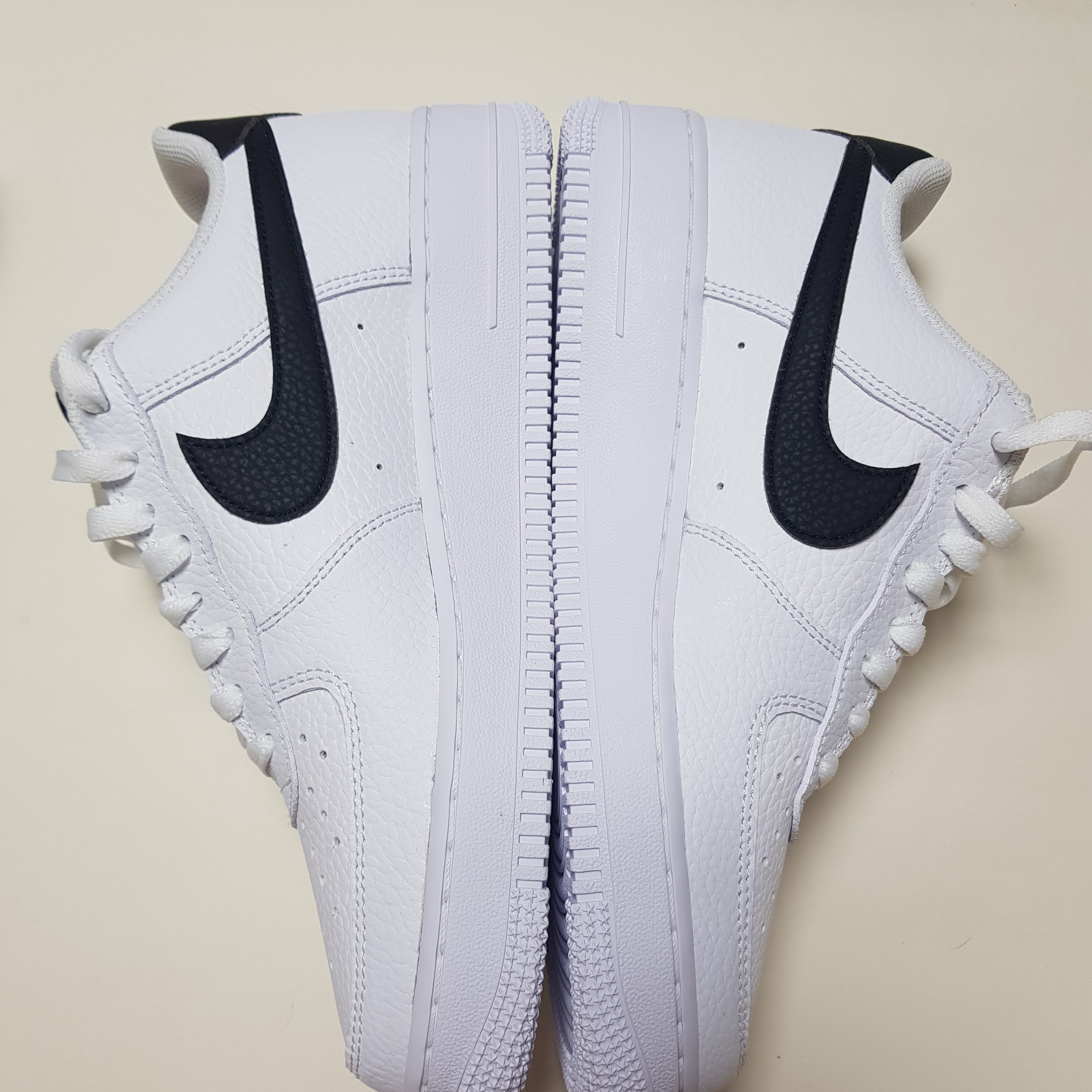 Nike Air Force 1 '07 White Black 착용 스타일 - 3