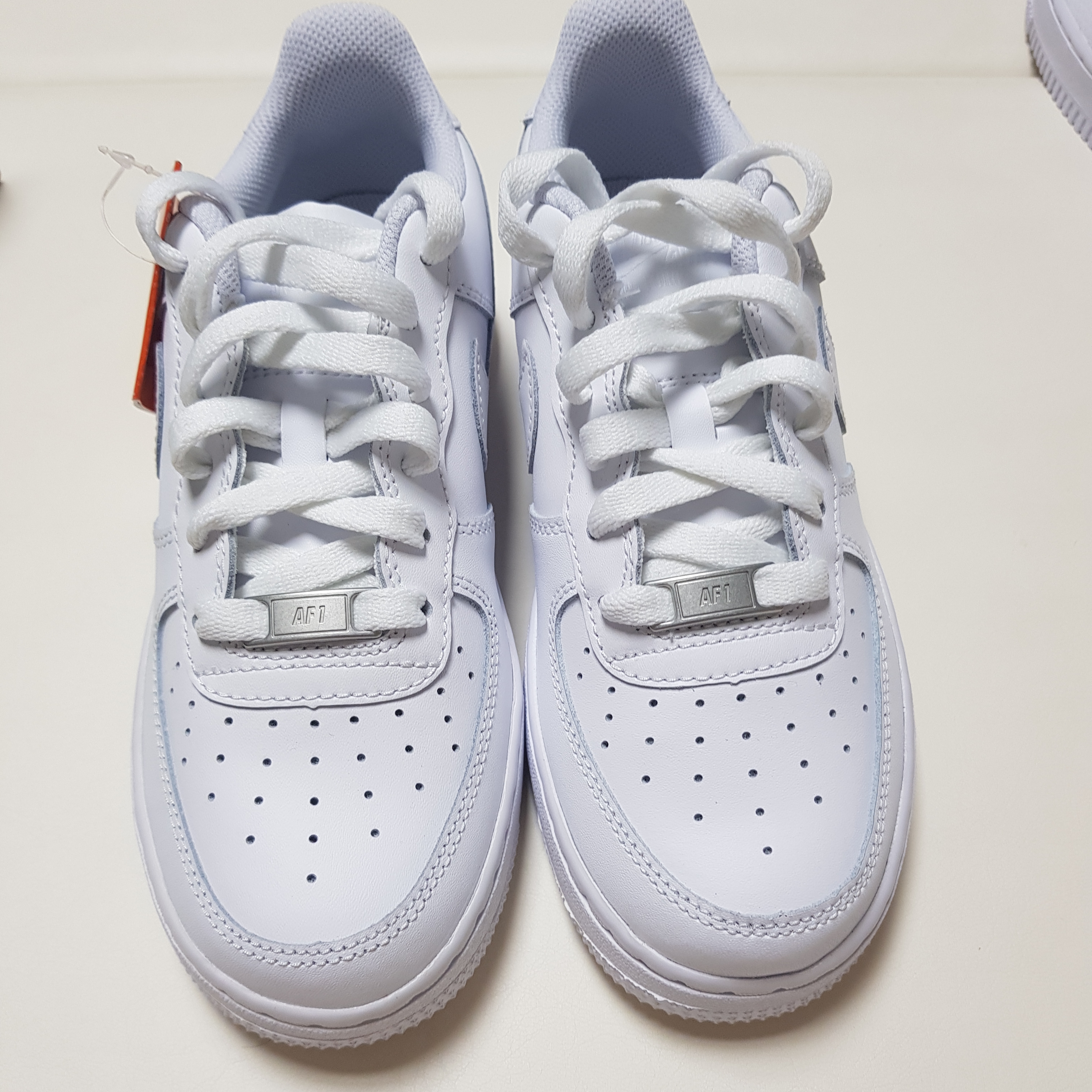 (GS) Nike Air Force 1 LE White 착용 스타일 - 4