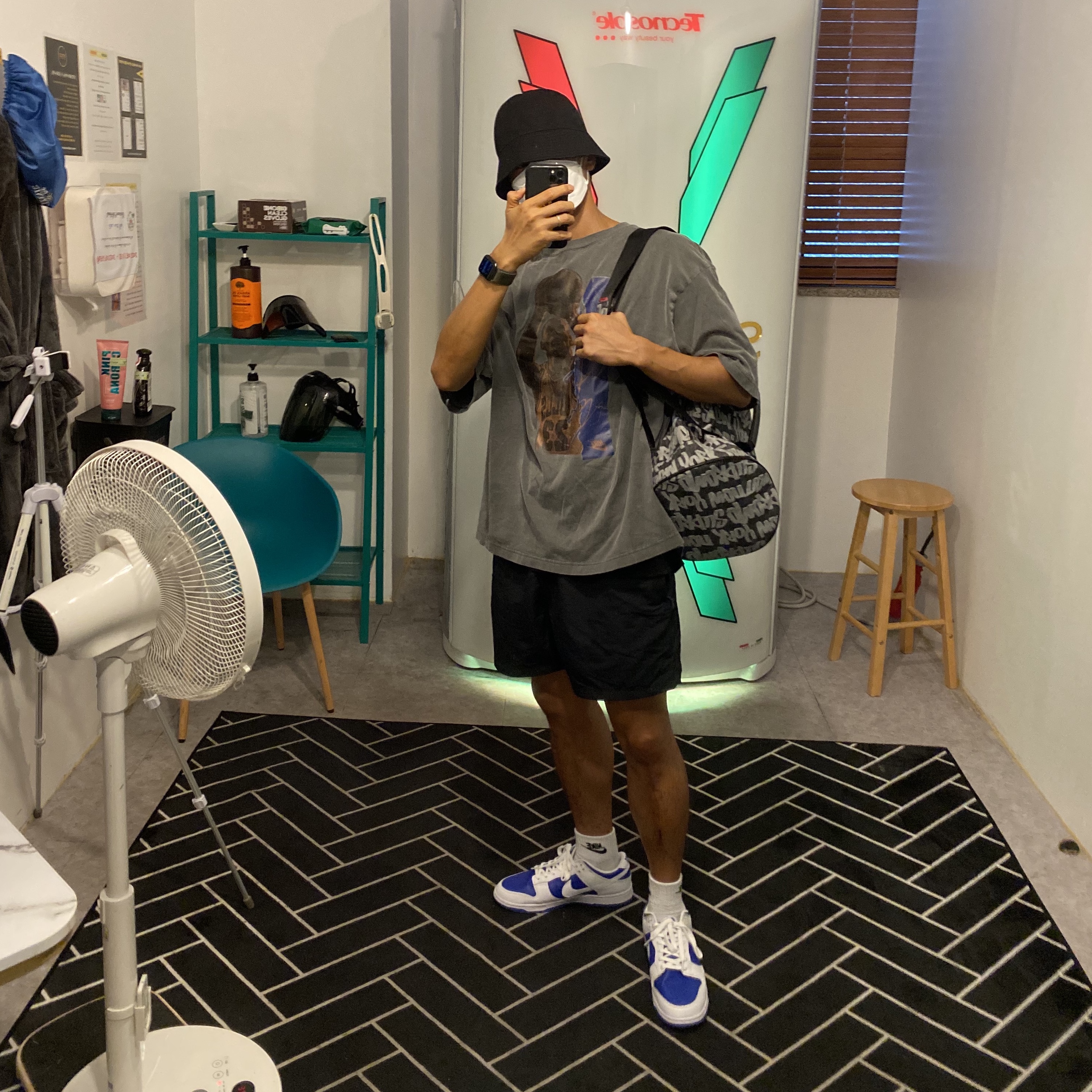 Nike Dunk Low Retro Racer Blue and White, (W) Nike ACG Oversized Shorts Black - Asia 착용 스타일