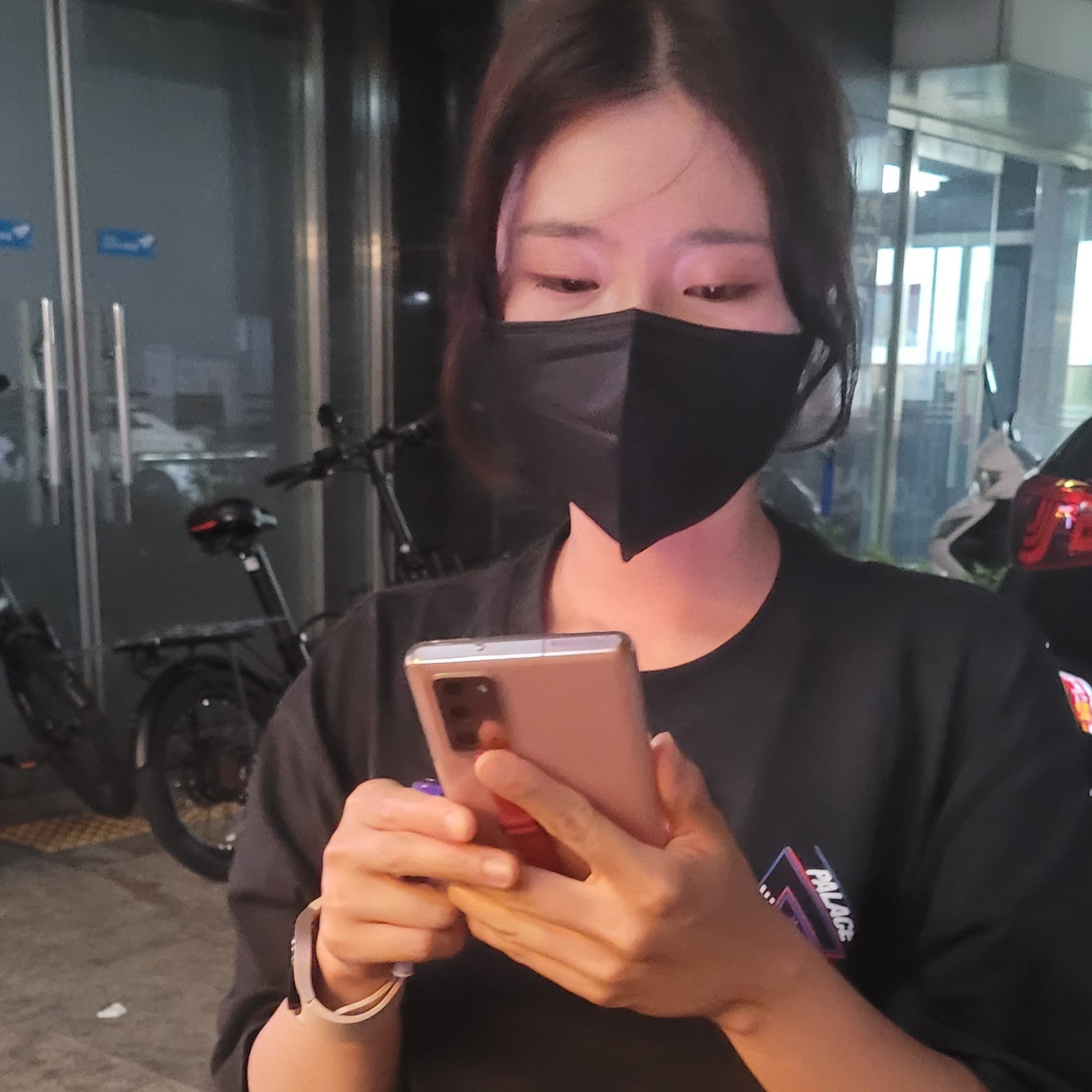 Palace Basically A Tri-Ferg T-Shirt Black - 21SS 착용 스타일