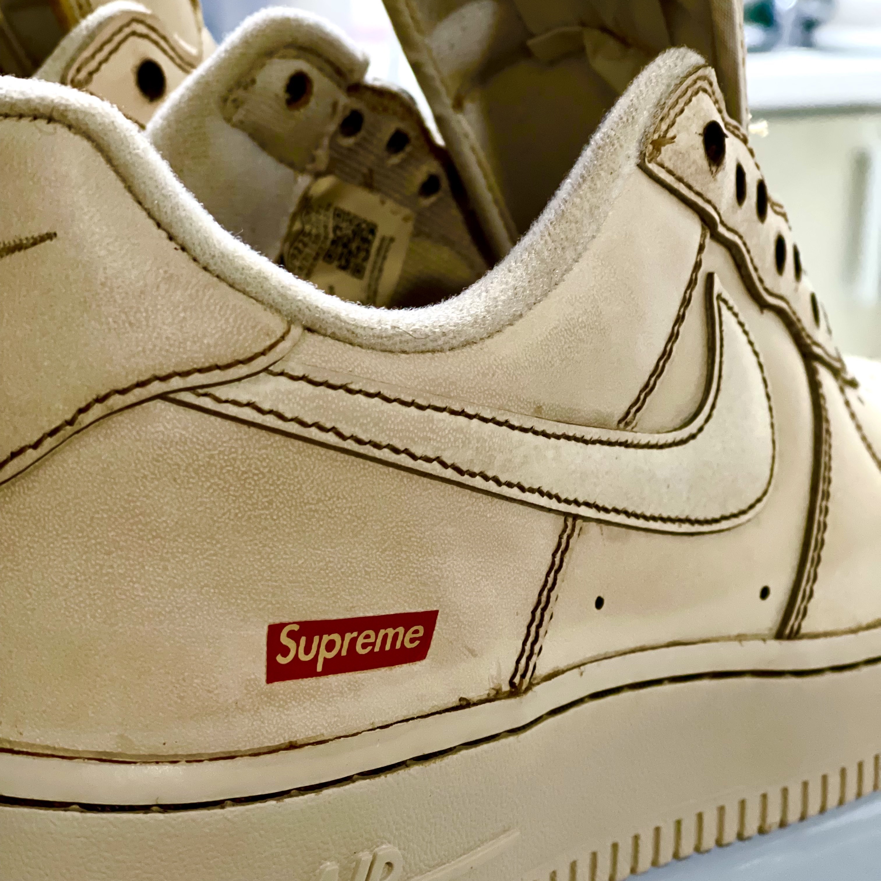 Nike x Supreme Air Force 1 Low White 착용 스타일 - 1