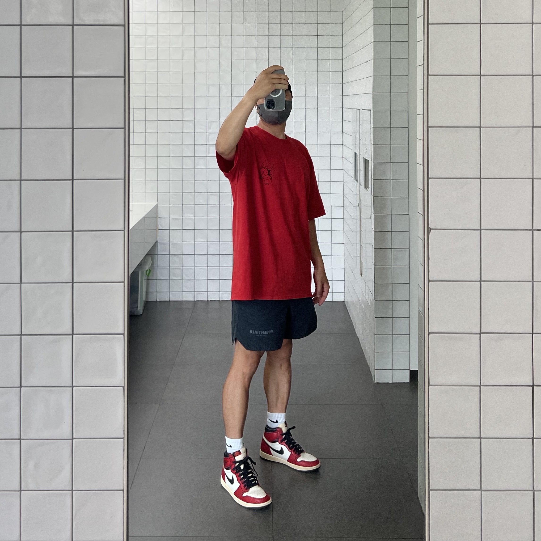 Essentials Volley Shorts Black - 21SS, Stussy Fire Dice T-Shirt Red 착용 스타일