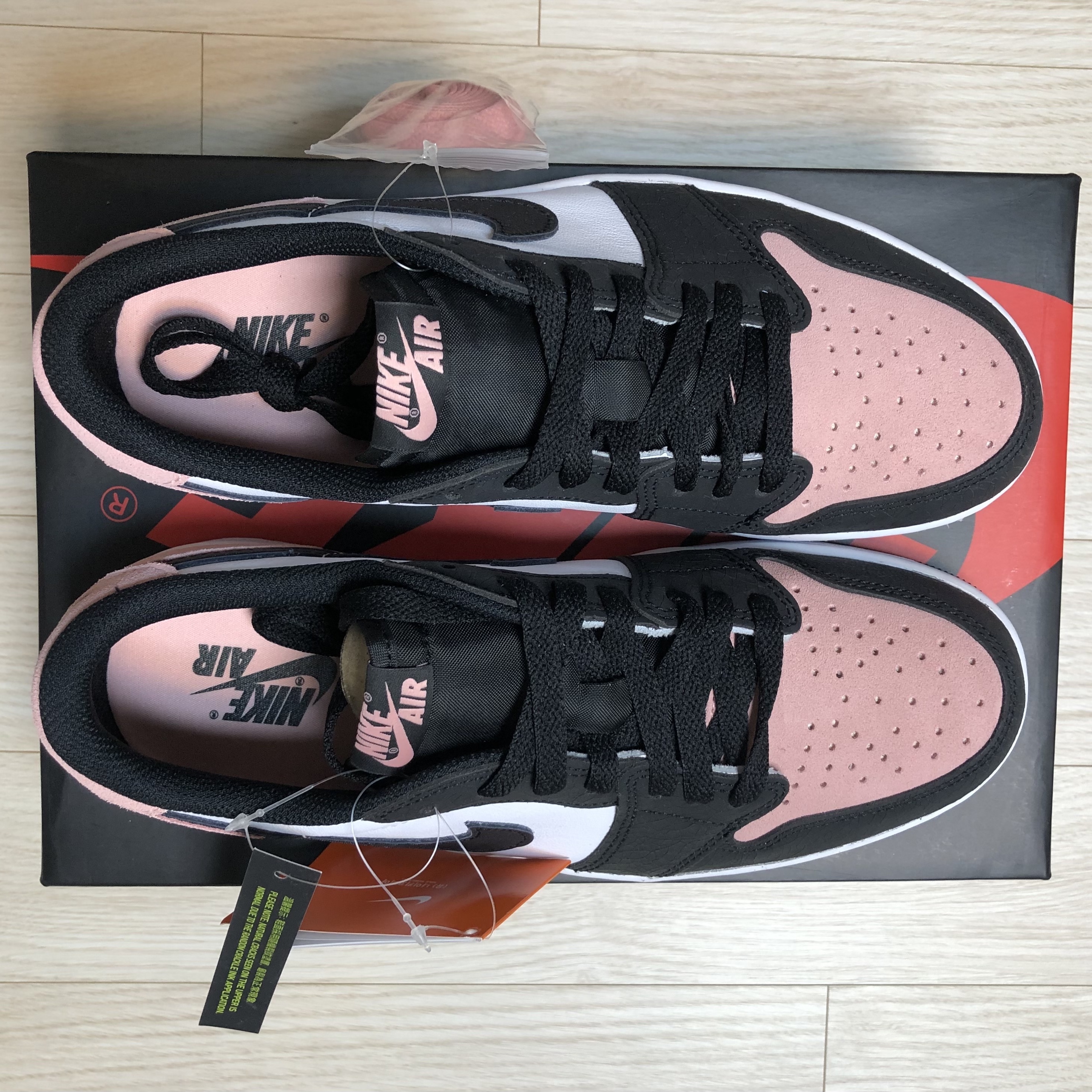 Jordan 1 Retro Low OG Bleached Coral 착용 스타일 - 2
