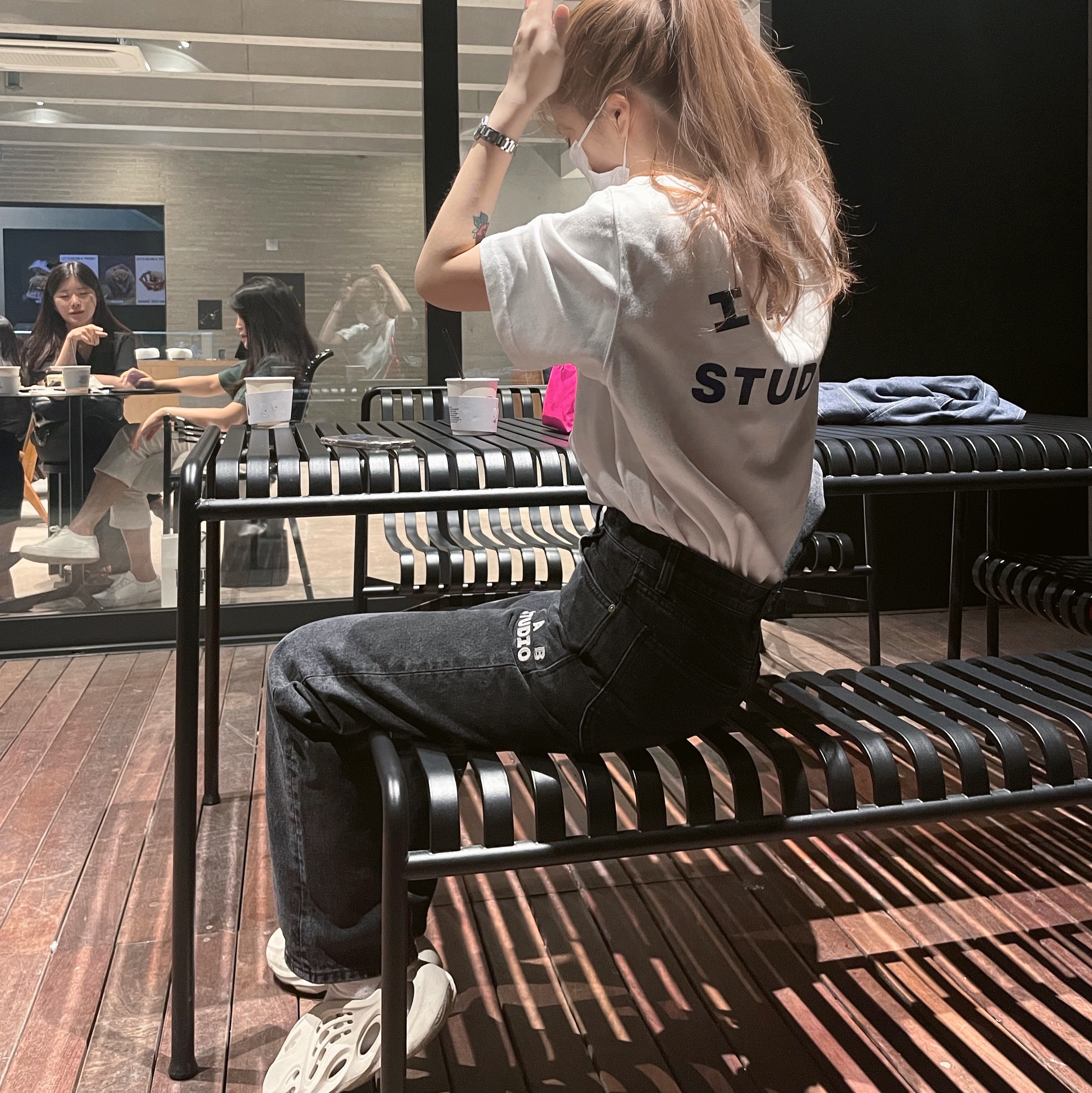 IAB Studio T-Shirt White, IAB Studio x Lee Denim Jeans Black 착용 스타일