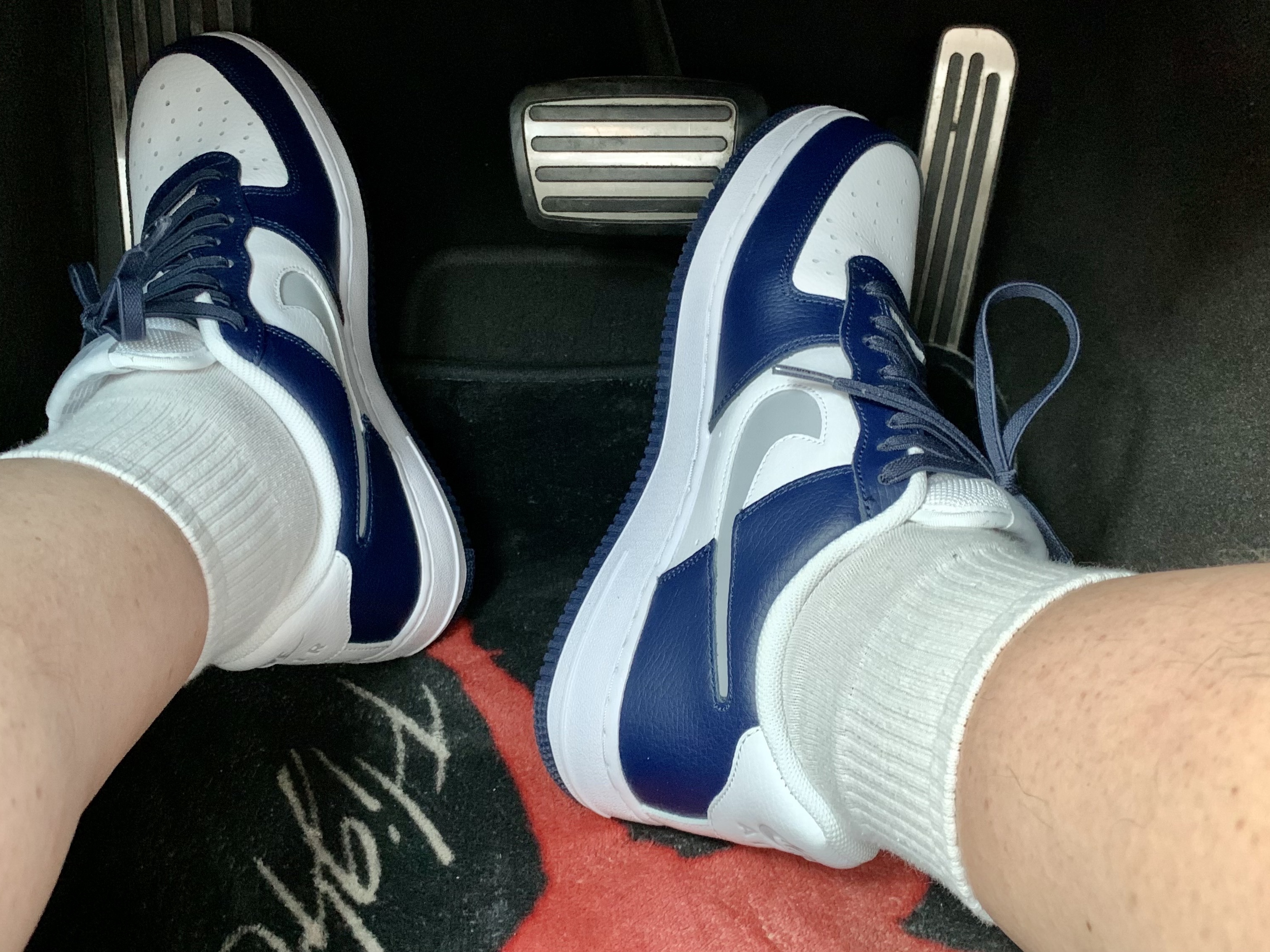 Nike Air Force 1 '07 Cut Out Swoosh Midnight Navy 착용 스타일 - 3