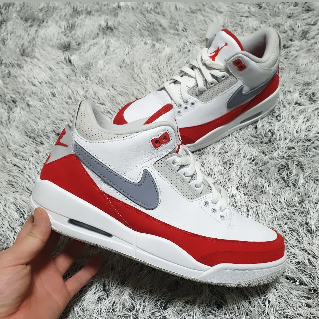 Jordan 3 Retro Tinker White University Red 착용 스타일