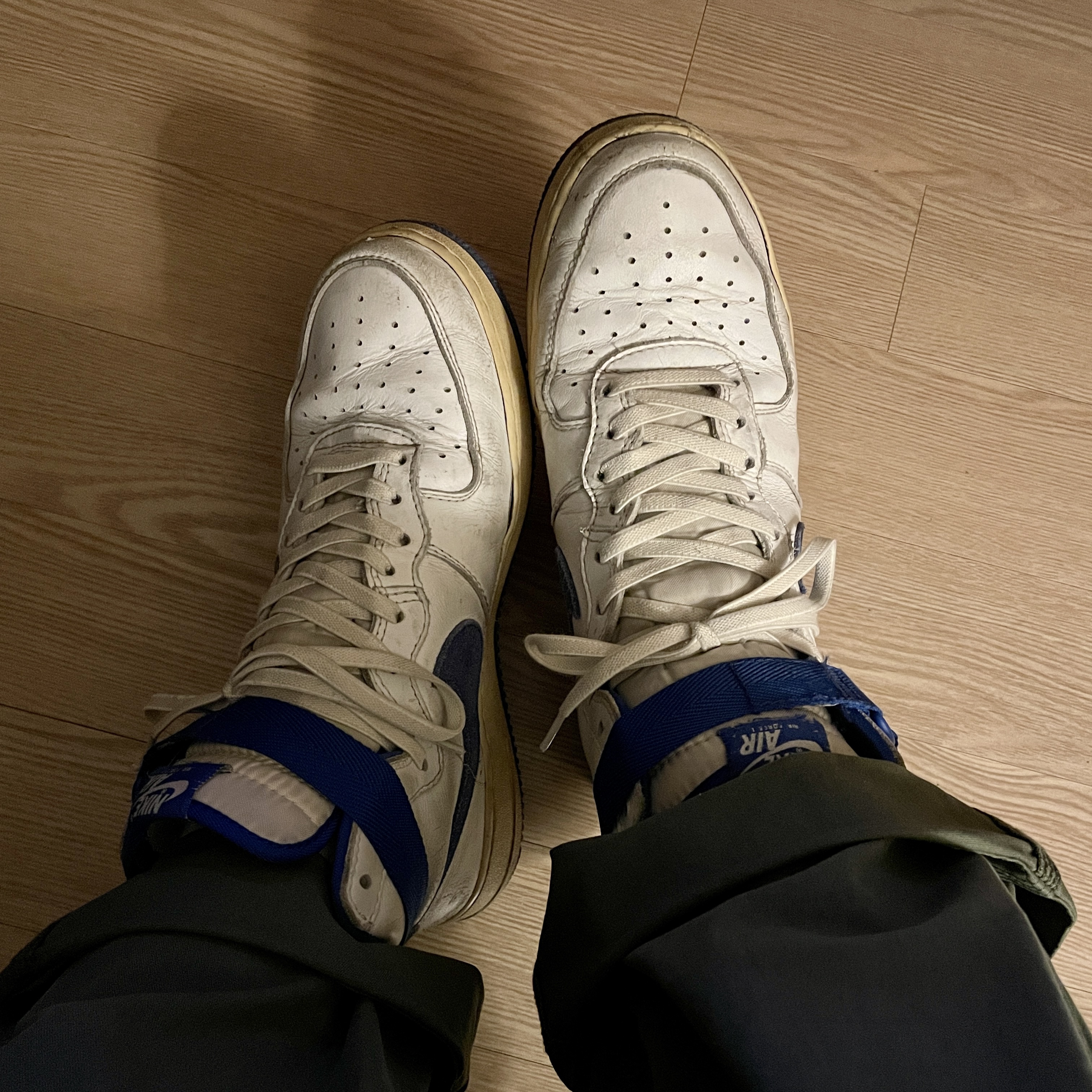 Nike Air Force 1 High Retro White Royal Blue 착용 스타일