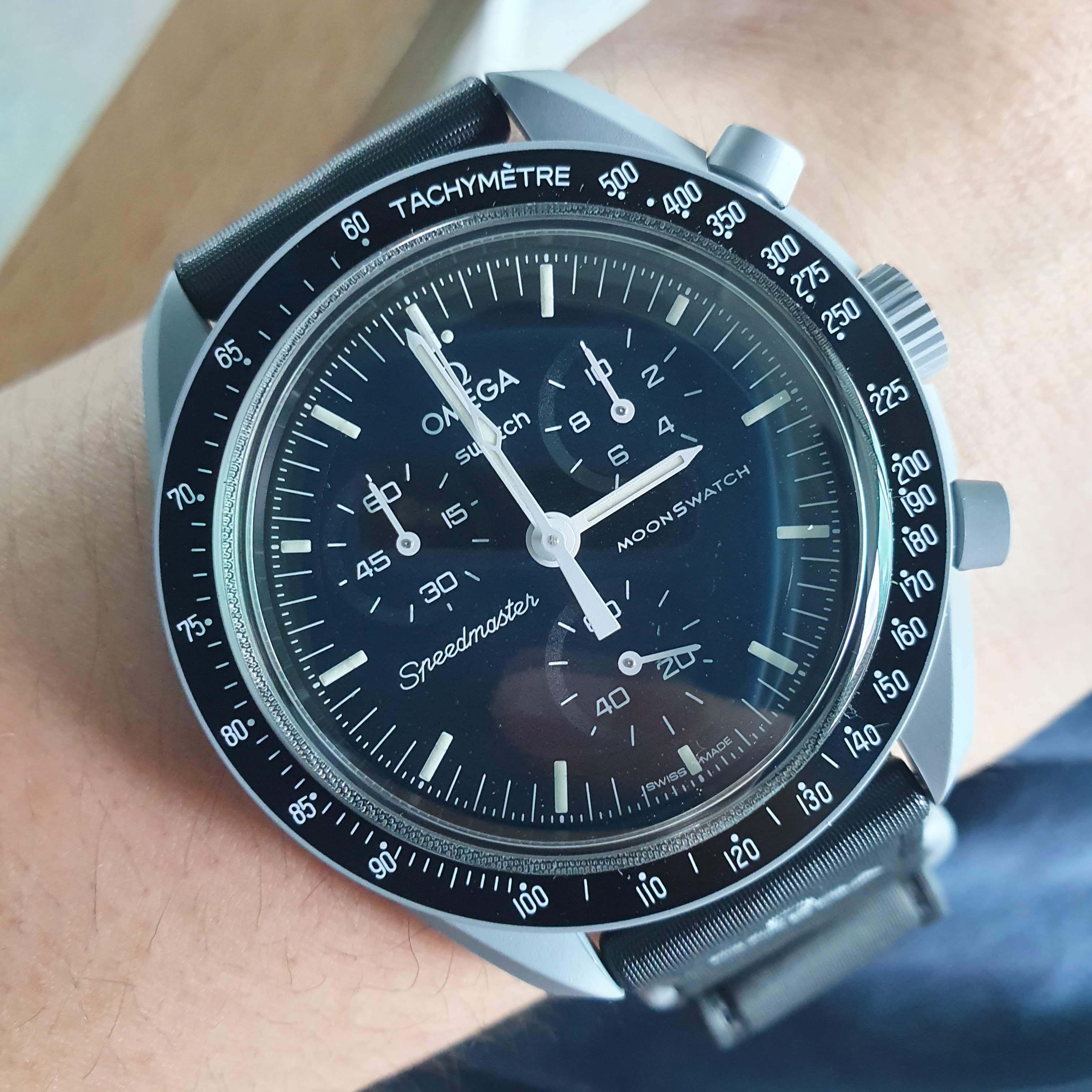 Swatch x Omega Bioceramic MoonSwatch Mission To The Moon 착용 스타일 - 2