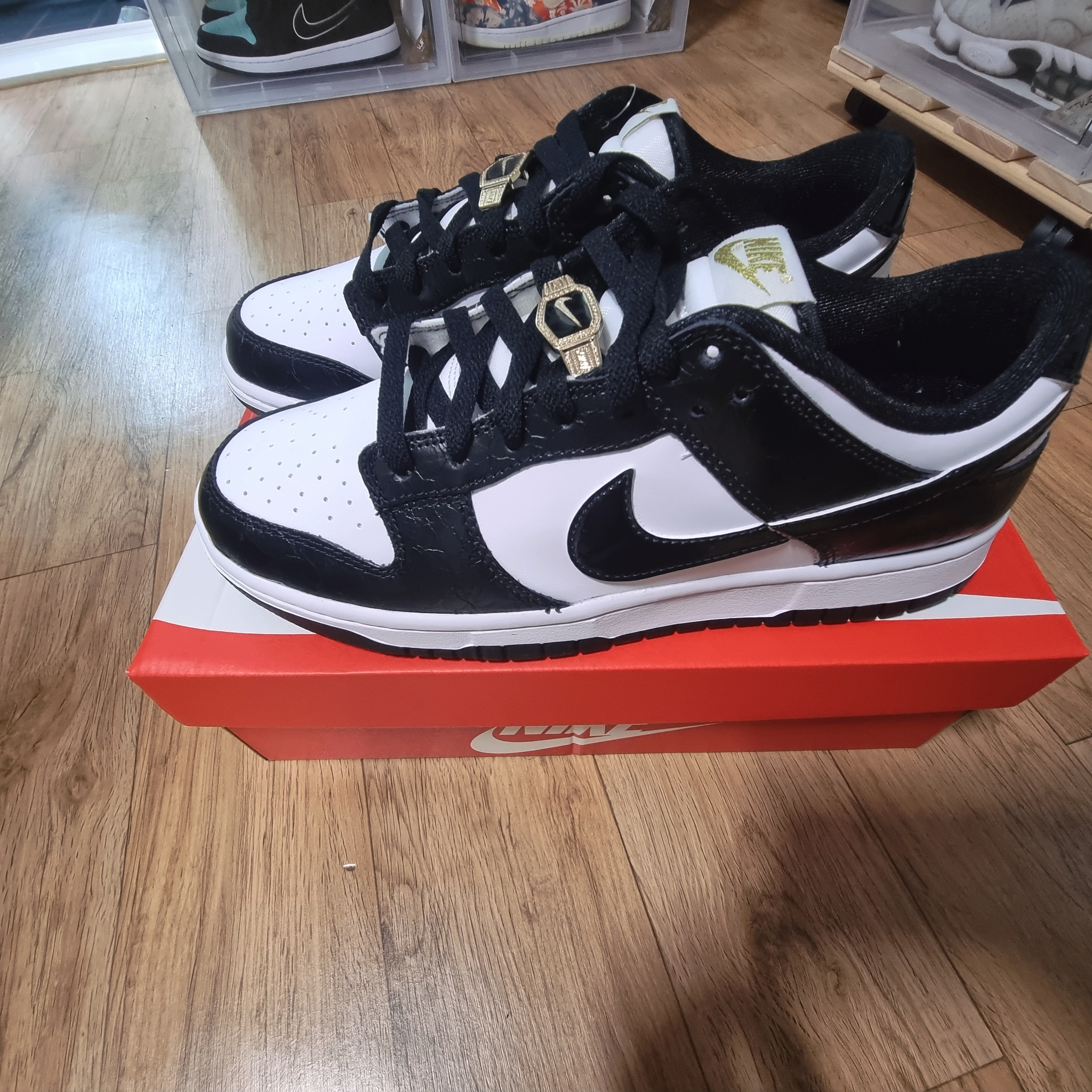 Nike Dunk Low Retro SE Black 착용 스타일 - 2