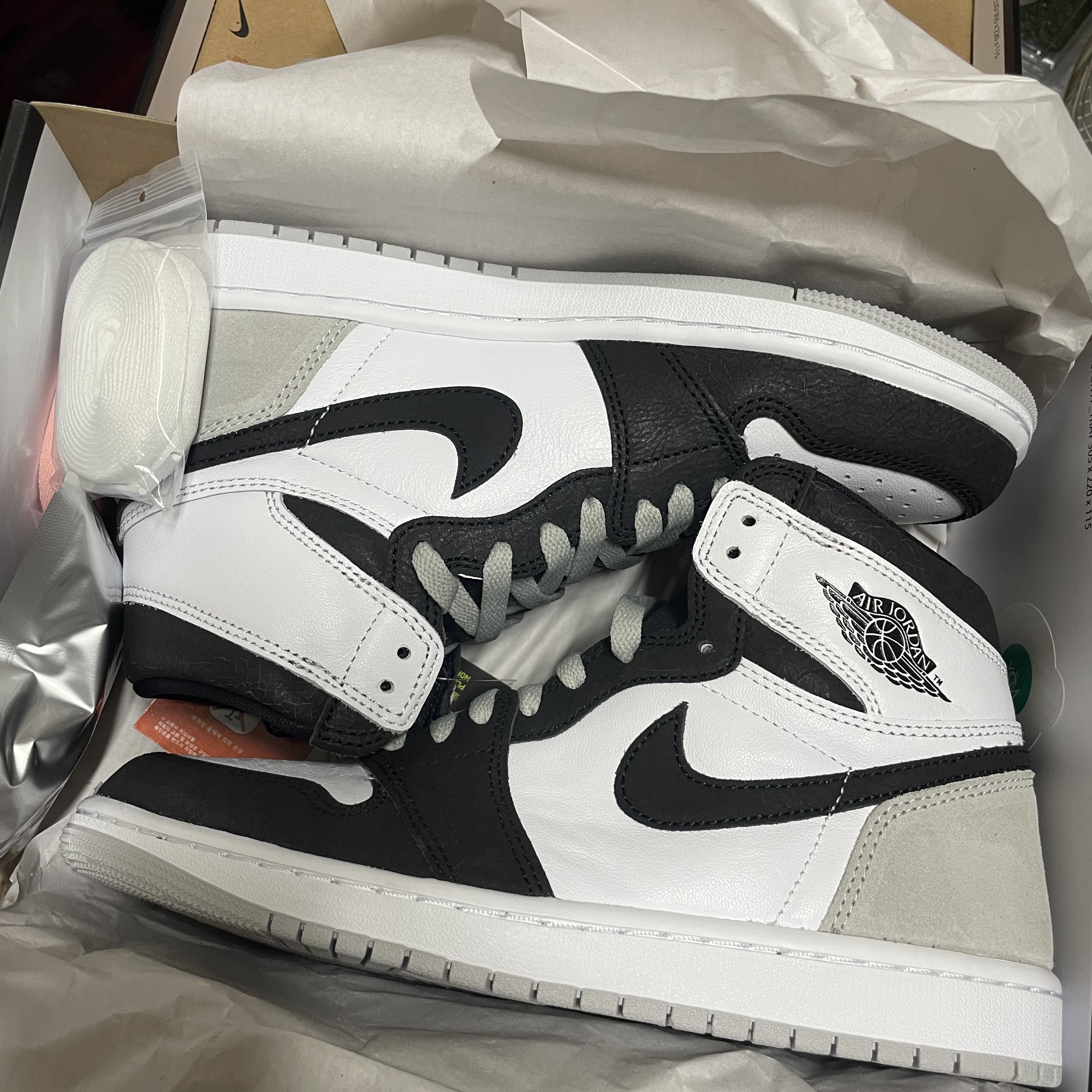 Jordan 1 Retro High OG Bleached Coral 착용 스타일 - 1