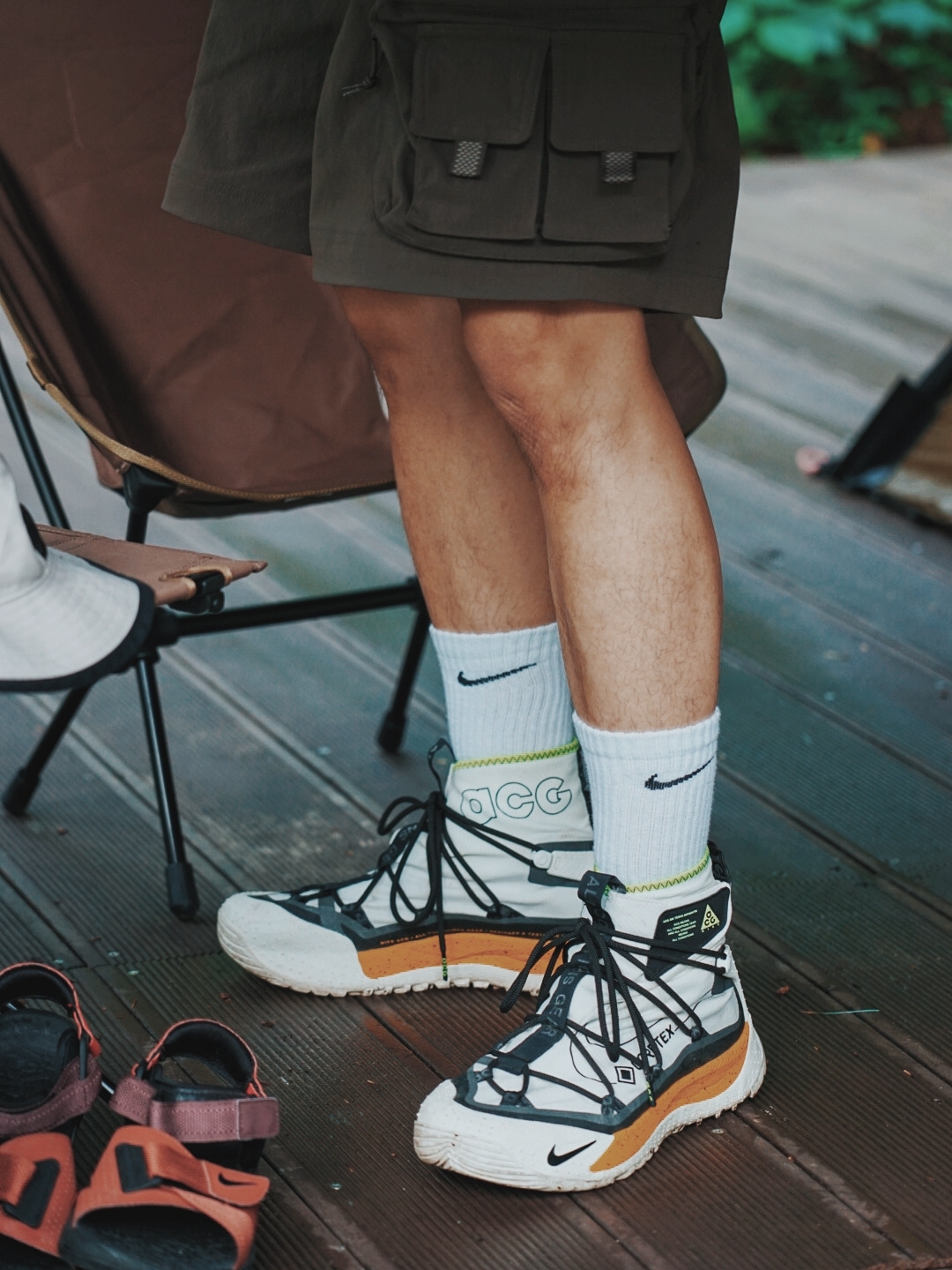 Nike ACG Bucket String Black, Nike ACG Terra Antarktik Gore-Tex Summit White 착용 스타일