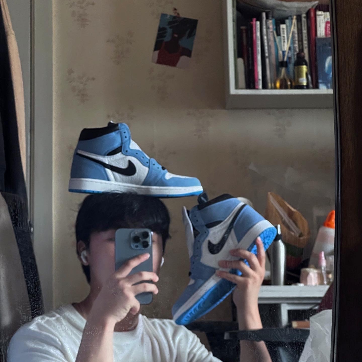 Jordan 1 Retro High OG University Blue 착용 스타일 - 1
