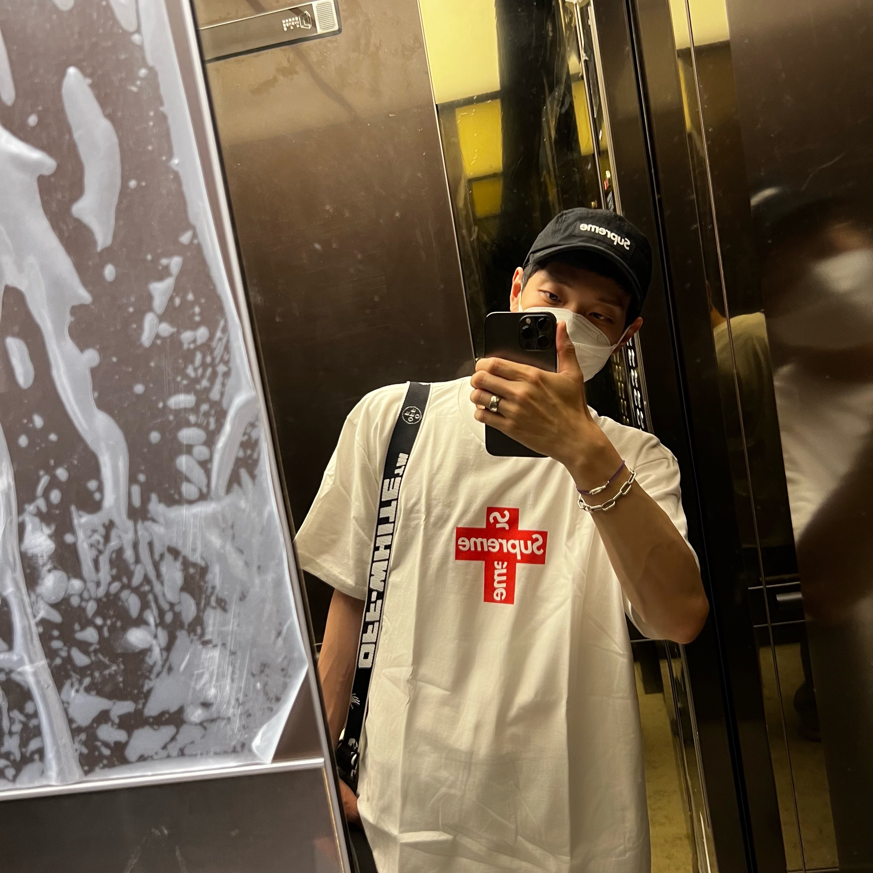 Supreme Washed Chino Twill Camp Cap Black, Supreme Cross Box Logo T-Shirt White - 20FW 착용 스타일