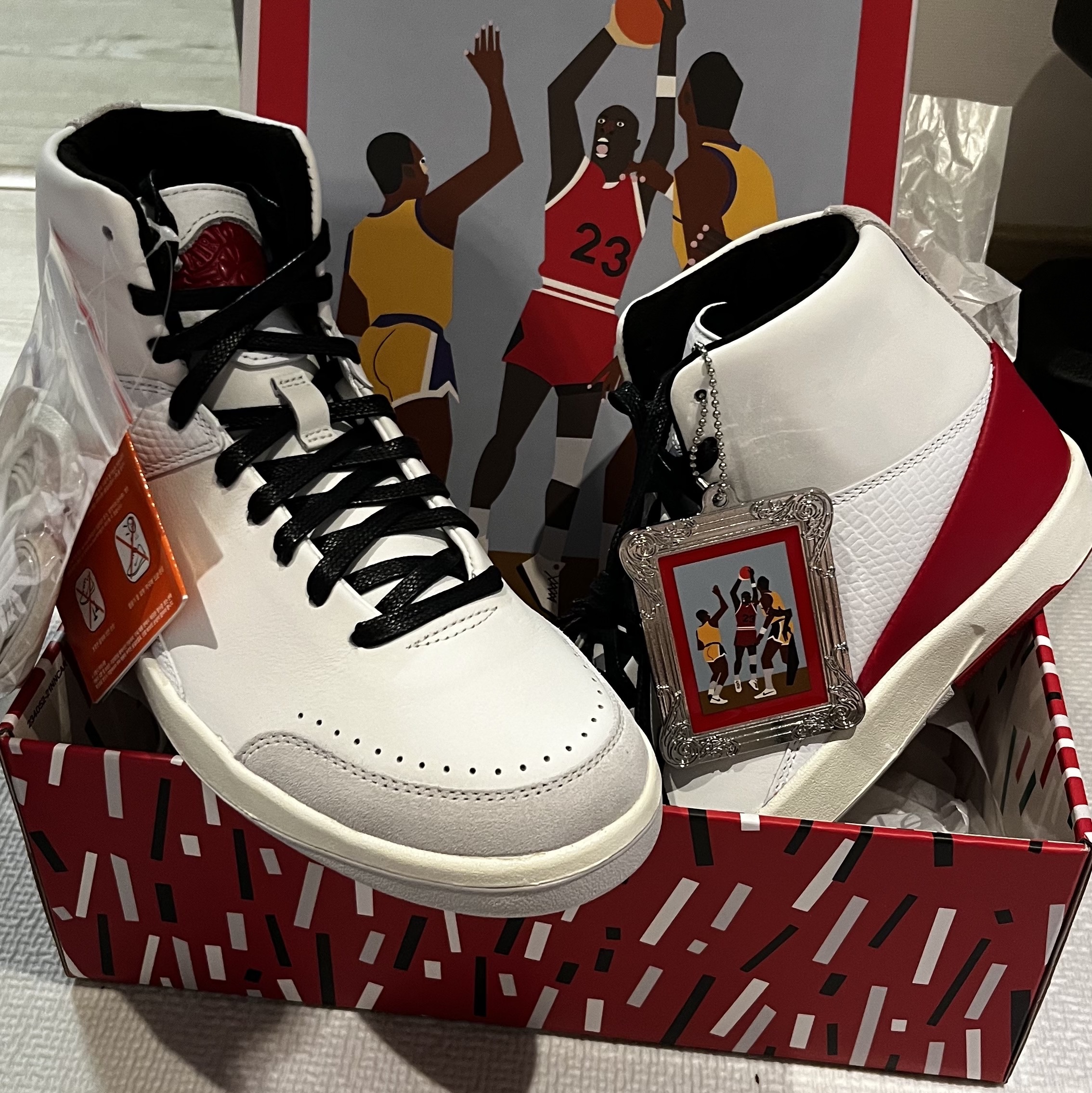 (W) Jordan 2 x Nina Chanel Abney Retro SE White and Gym Red 착용 스타일 - 1