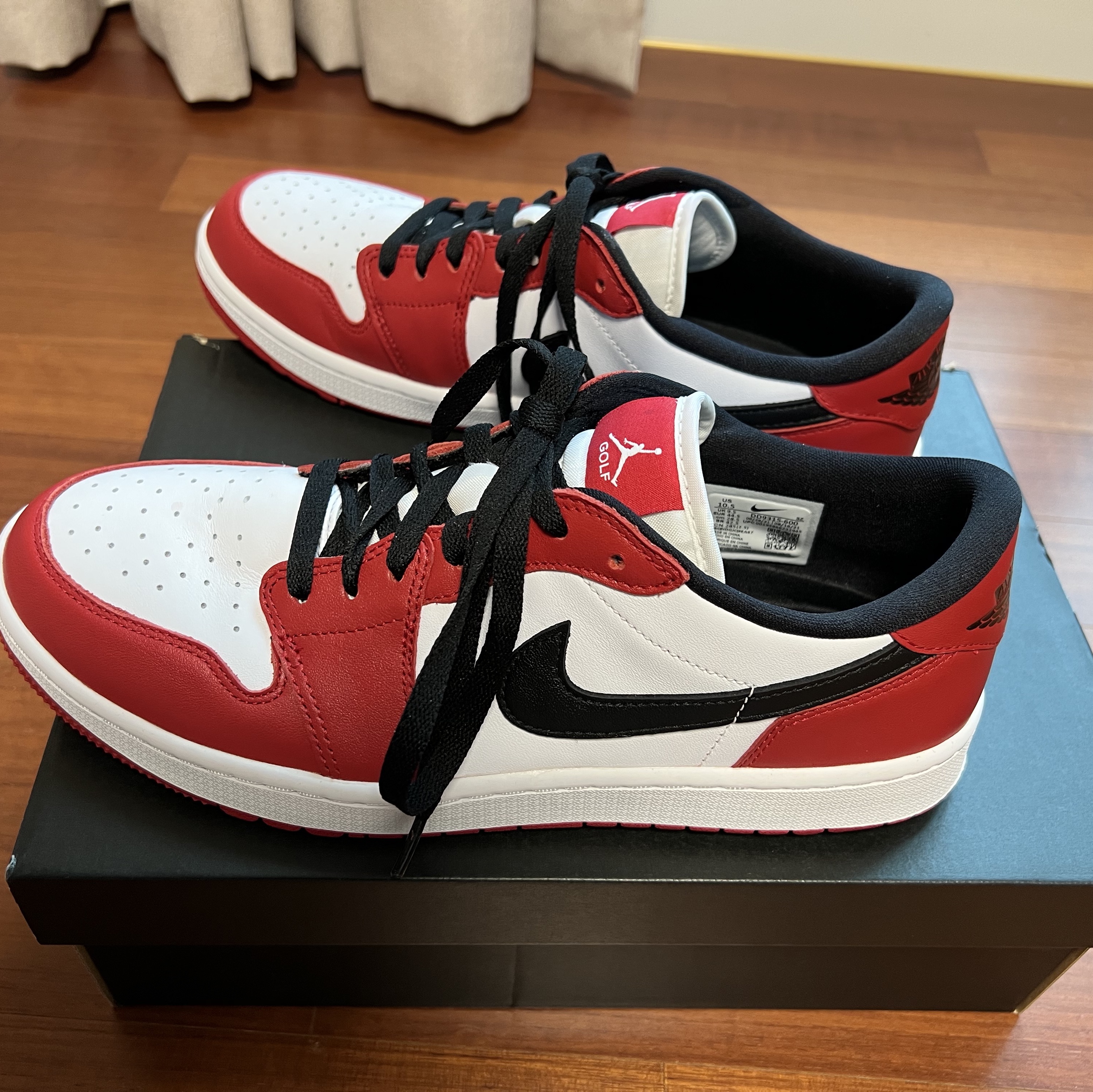 Jordan 1 Low Golf Chicago 착용 스타일 - 3