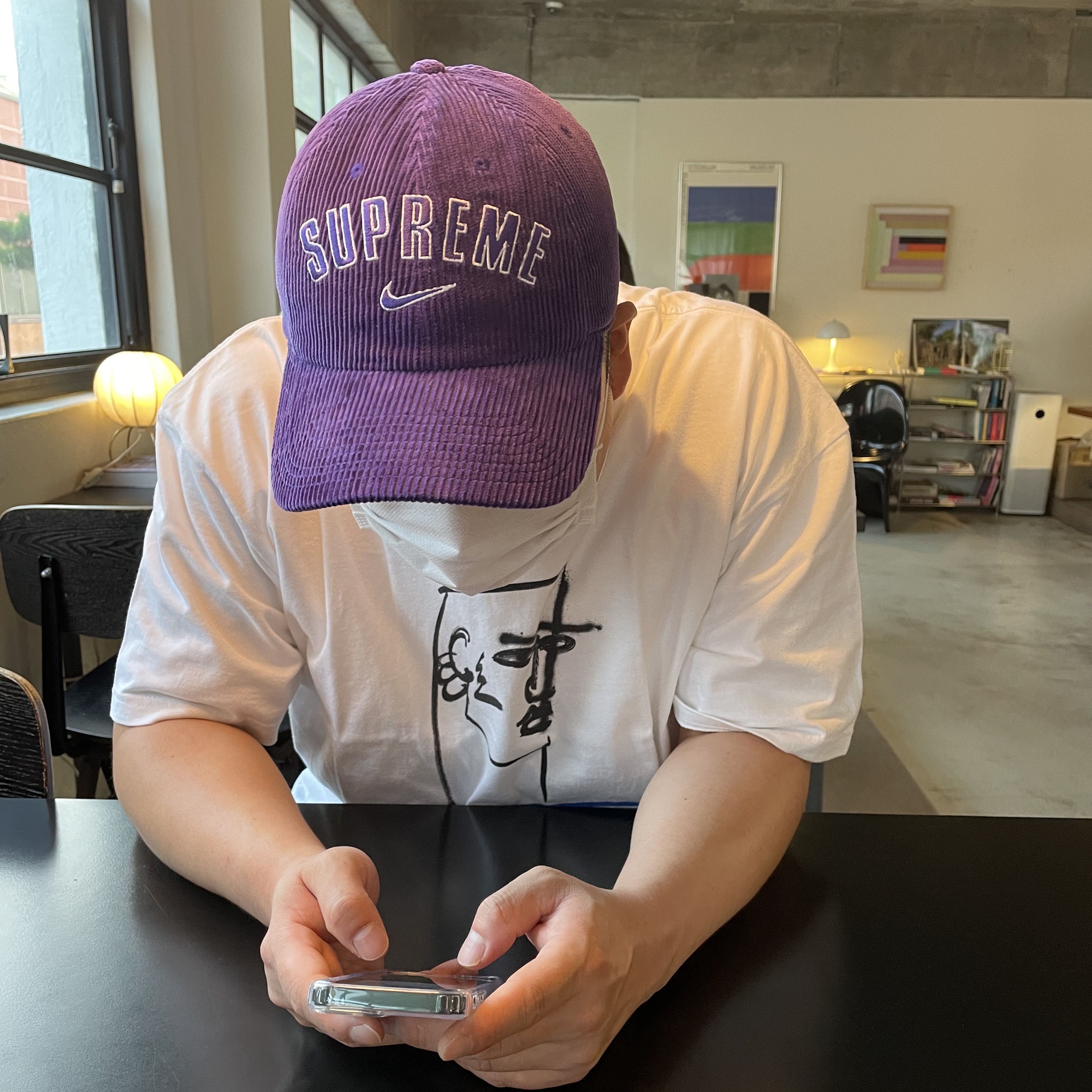 Supreme x Nike Arc Corduroy 6-Panel Purple - 22SS, Supreme x Jean Paul Gaultier T-Shirt White - 19SS 착용 스타일