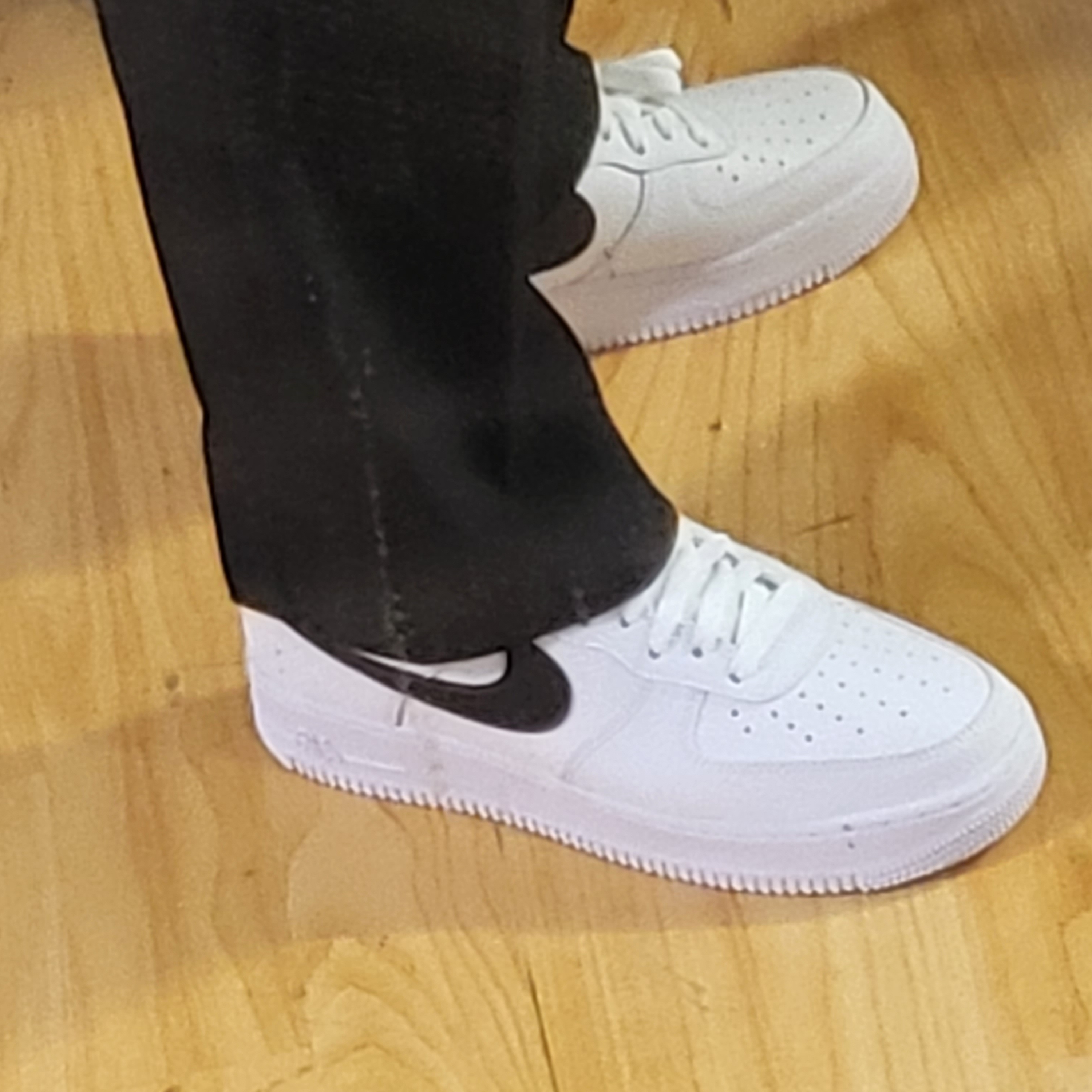 Nike Air Force 1 '07 White Black 착용 스타일