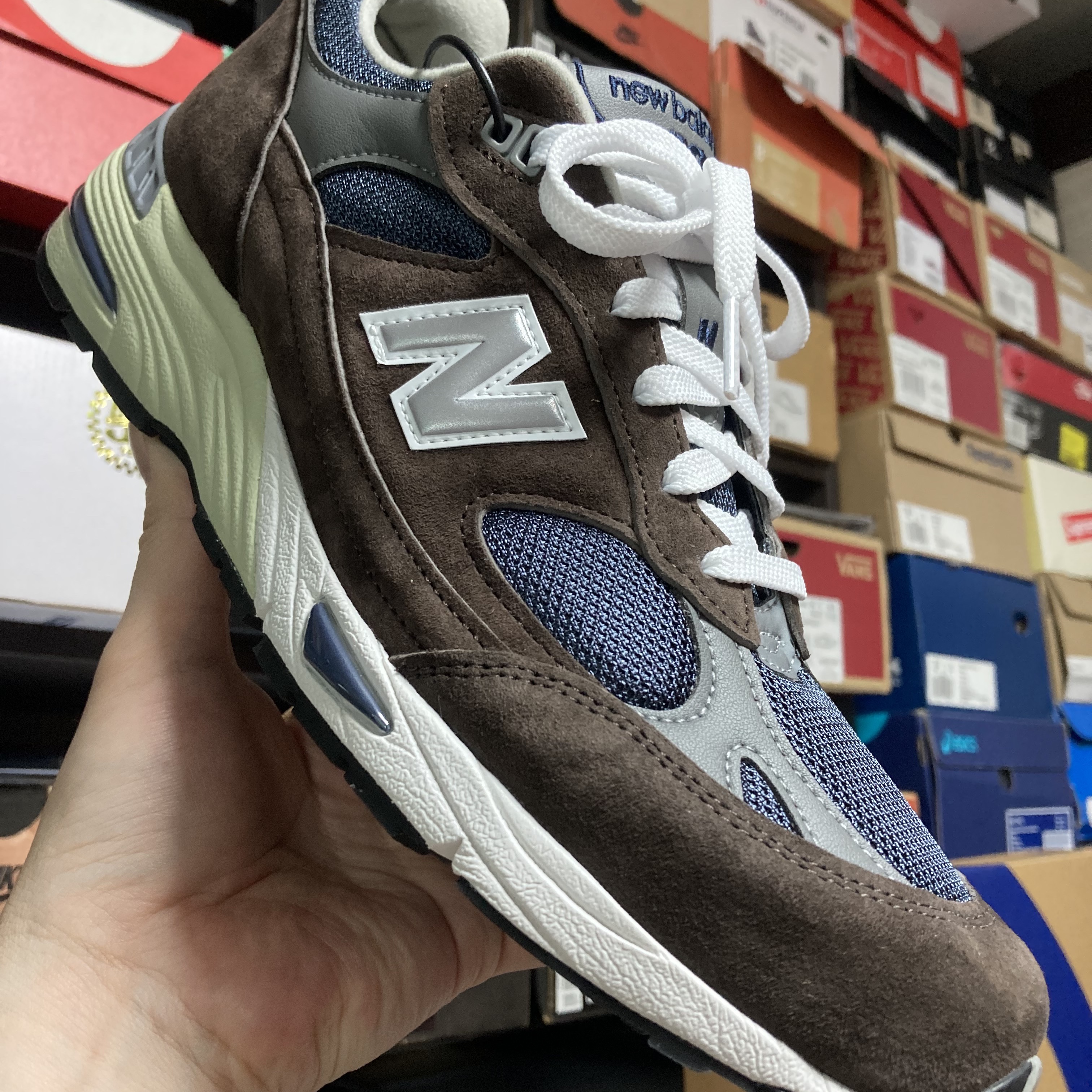 New Balance 991 Made in UK Brown 착용 스타일 - 1