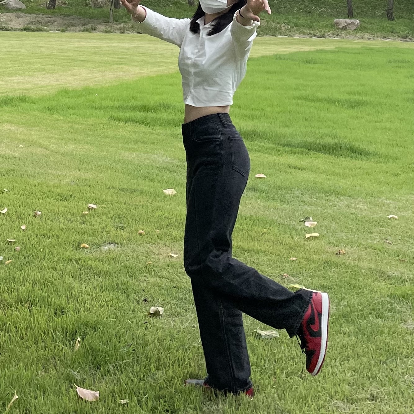 Jordan 1 Low Varsity Red 착용 스타일 - 1