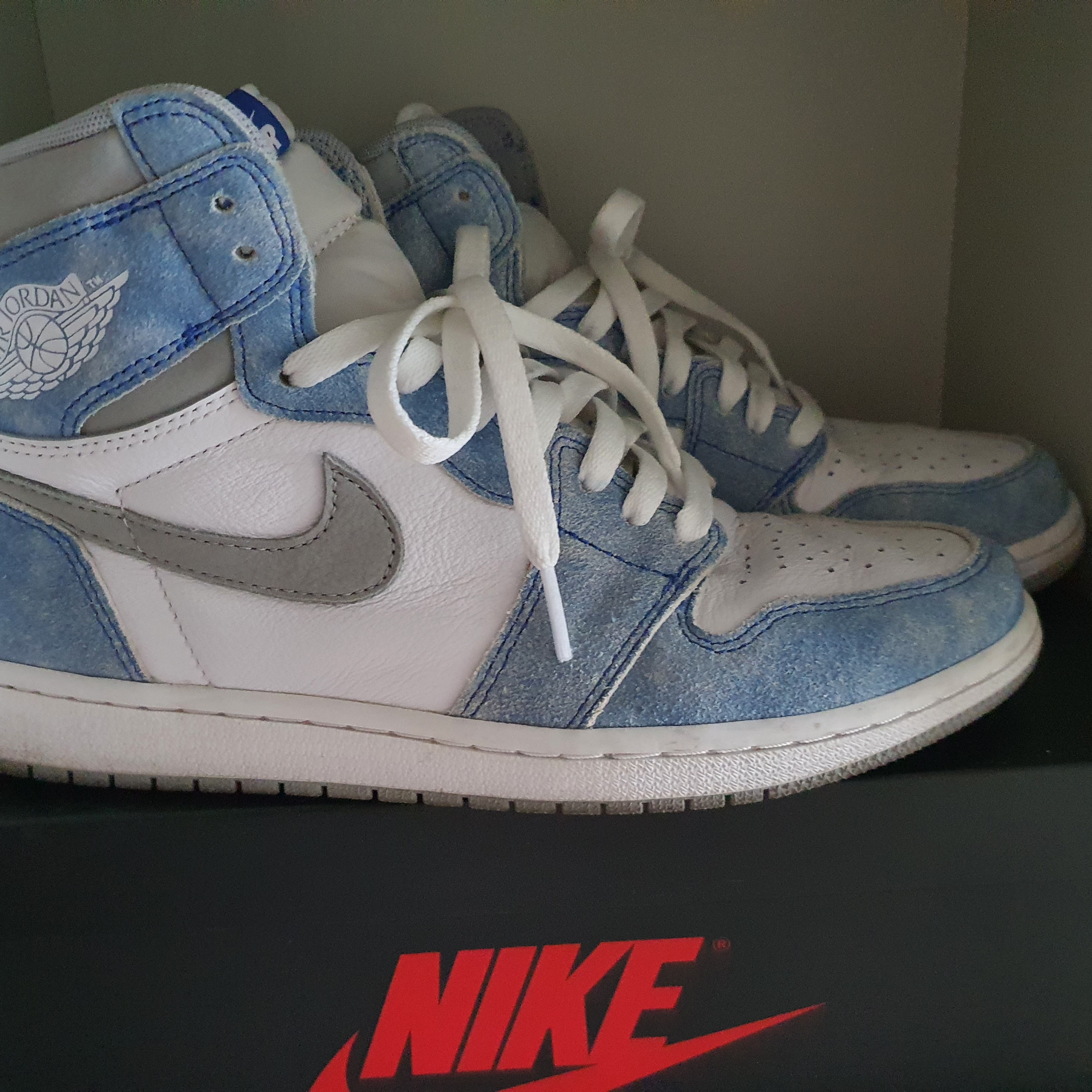Jordan 1 Retro High OG Hyper Royal, (W) Nike Dunk Low Light Bone 착용 스타일 - 1