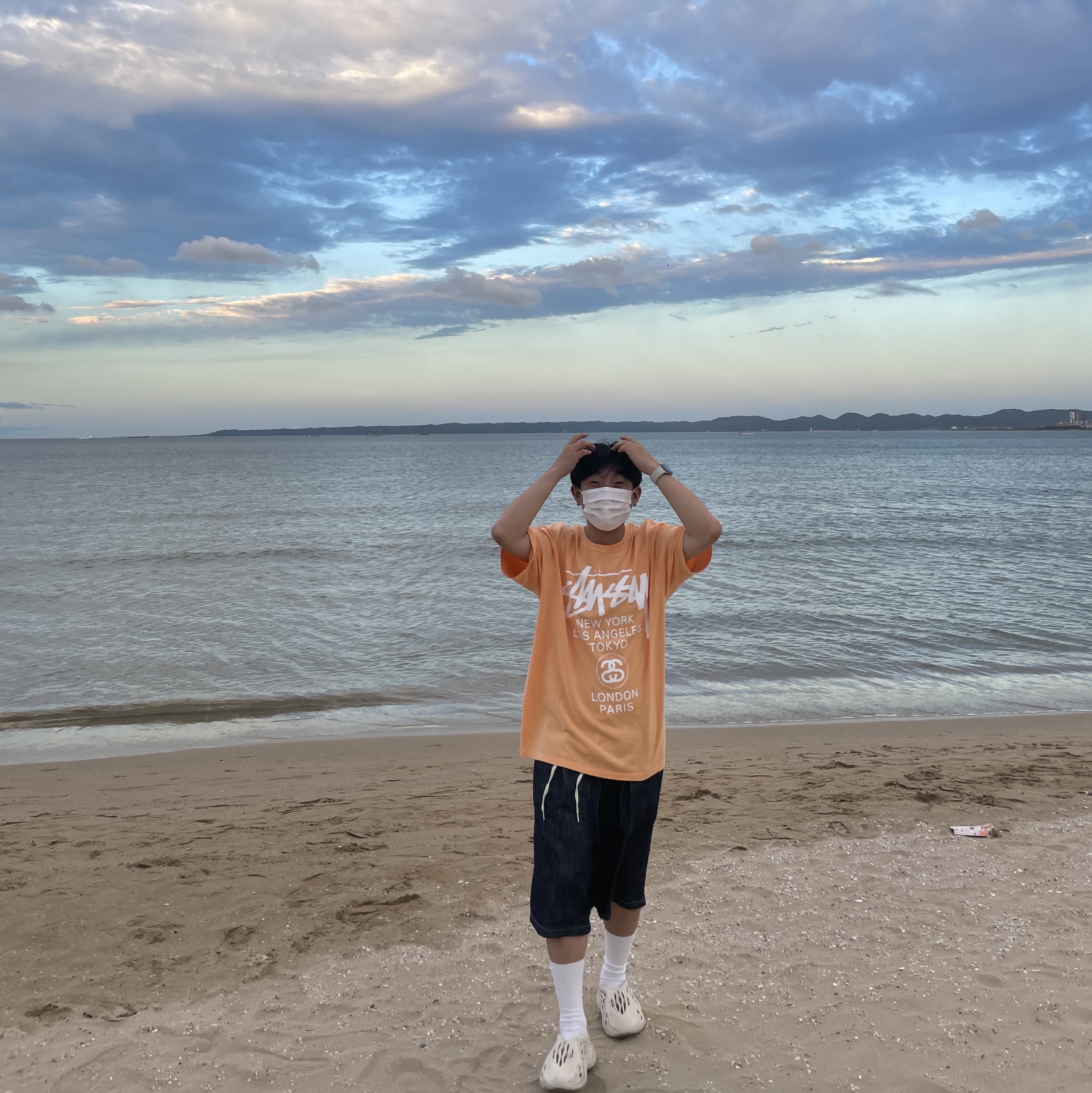Stussy World Tour LS T-Shirt White, Stussy World Tour T-Shirt Peach 2021 착용 스타일 - 2