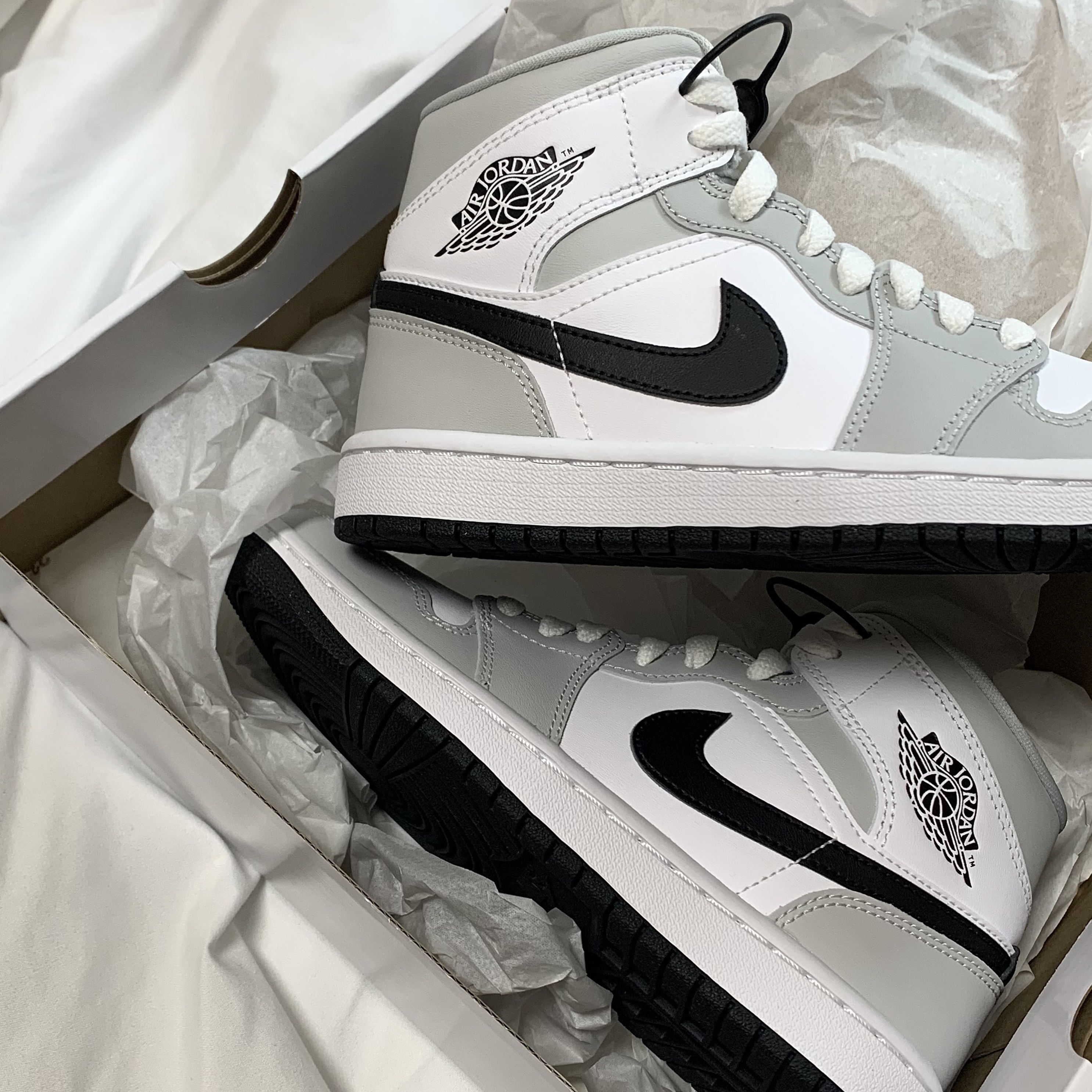 (W) Jordan 1 Mid Grey Fog 착용 스타일