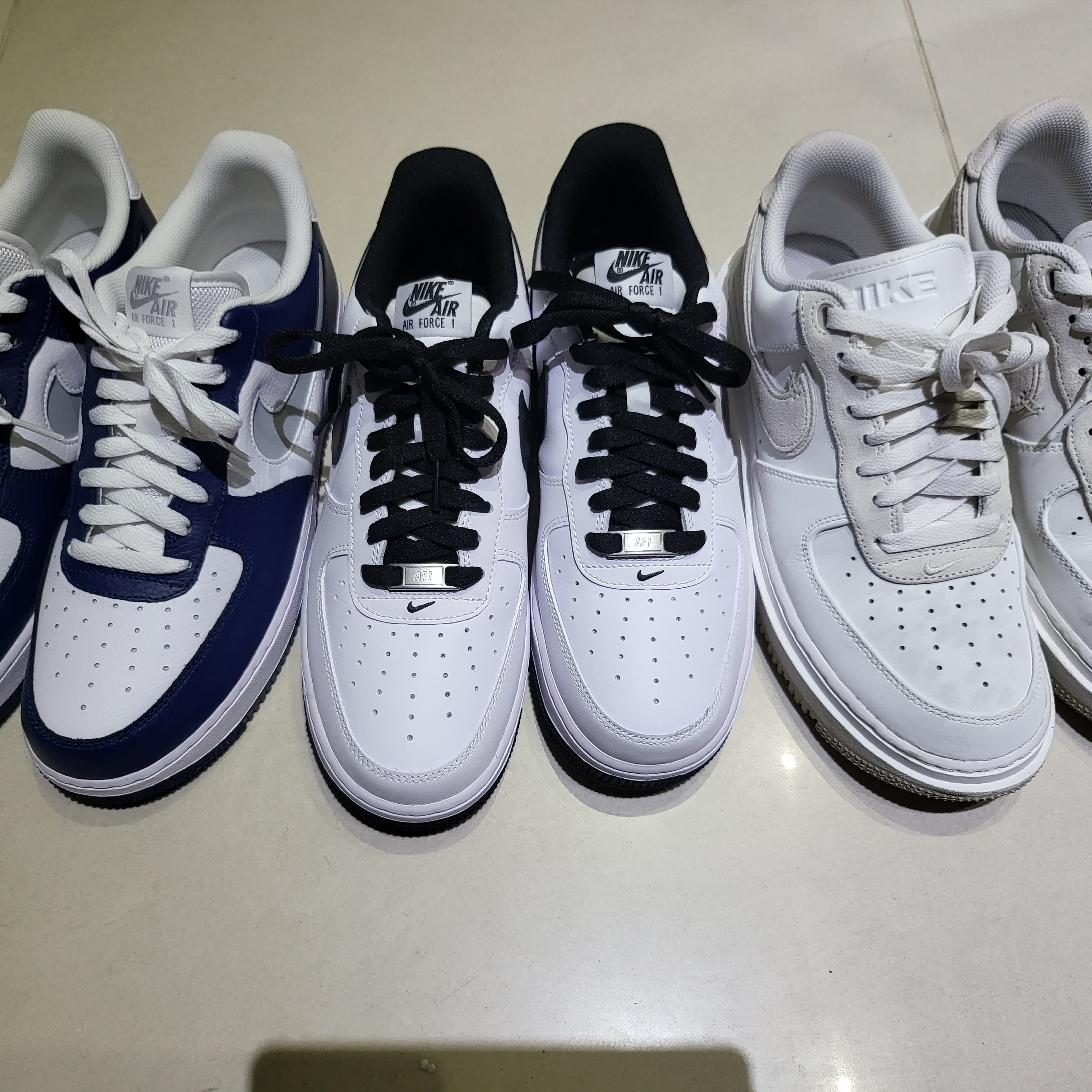 Nike Air Force 1 '07 Cut Out Swoosh Midnight Navy, Nike Air Force 1 '07 White Black 착용 스타일