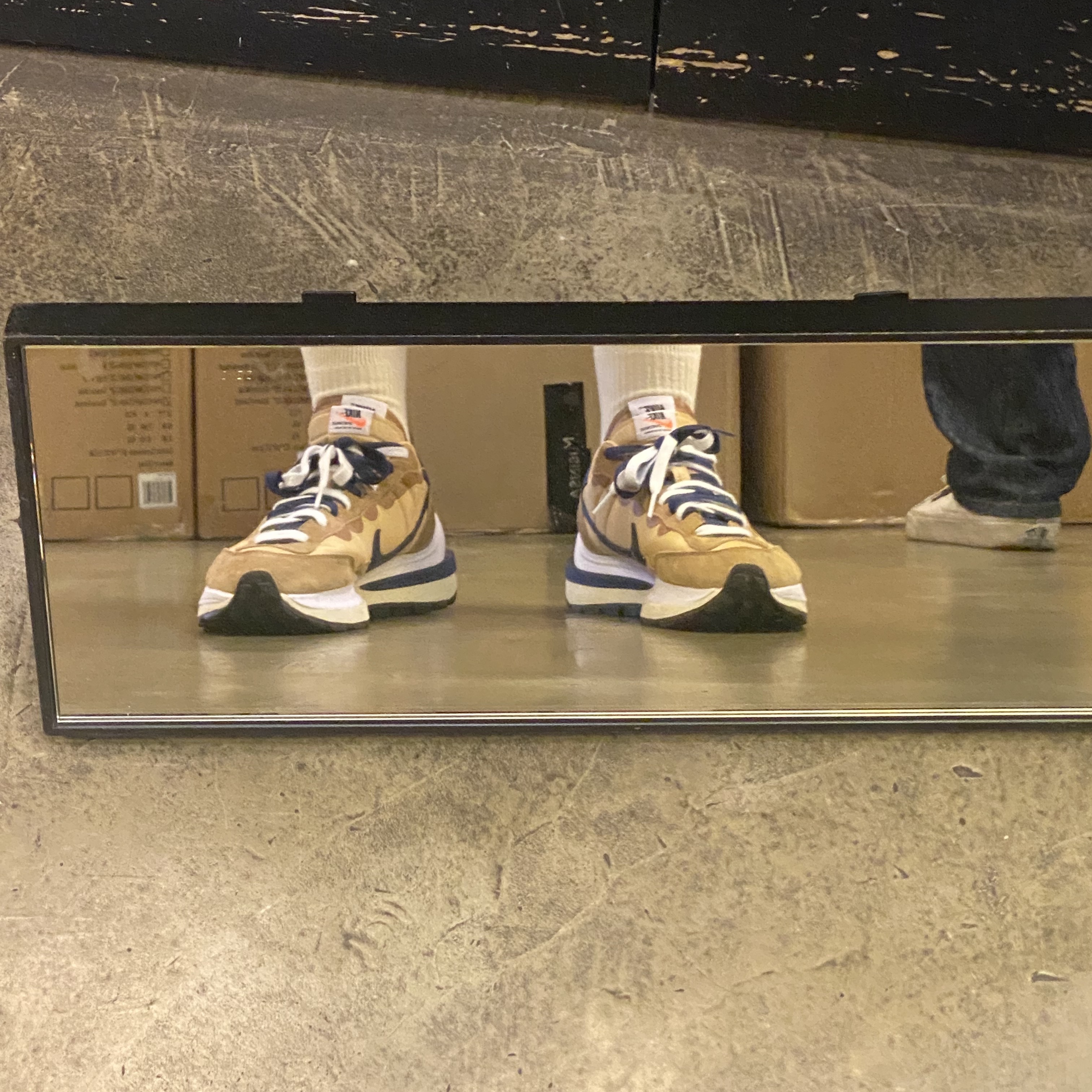 Nike x Sacai VaporWaffle Sesame and Blue Void 착용 스타일