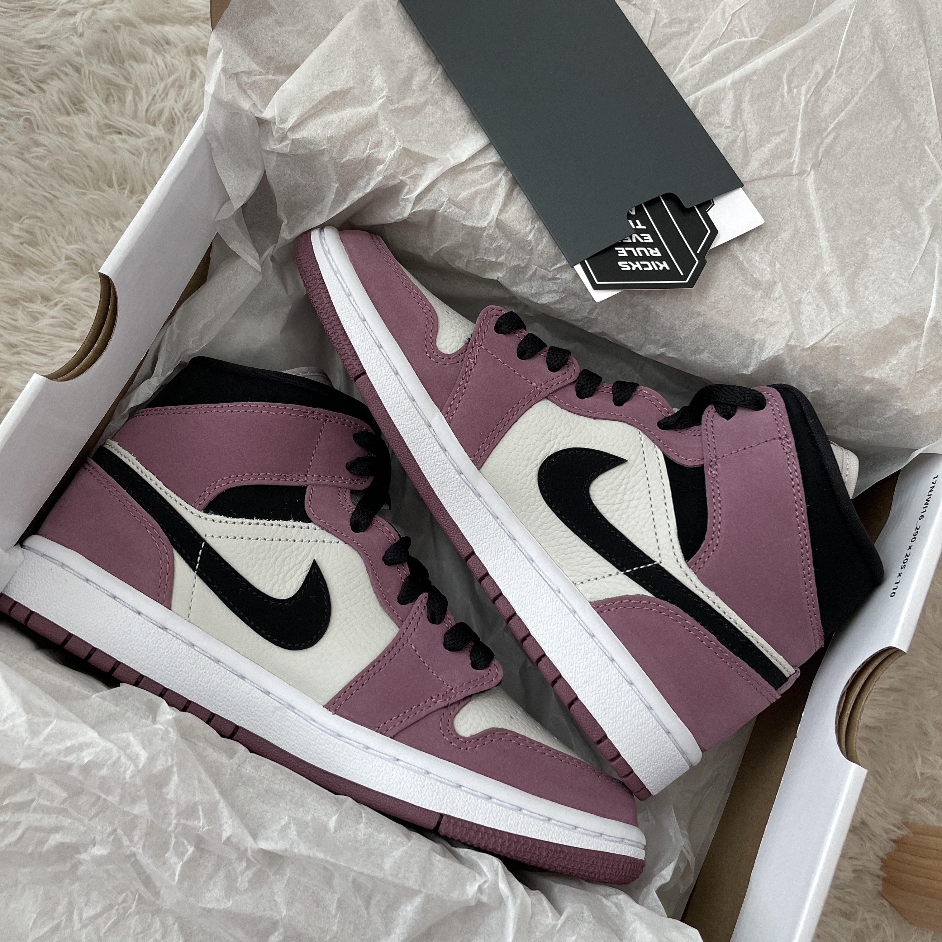 (W) Jordan 1 Mid SE Light Mulberry 착용 스타일 - 1