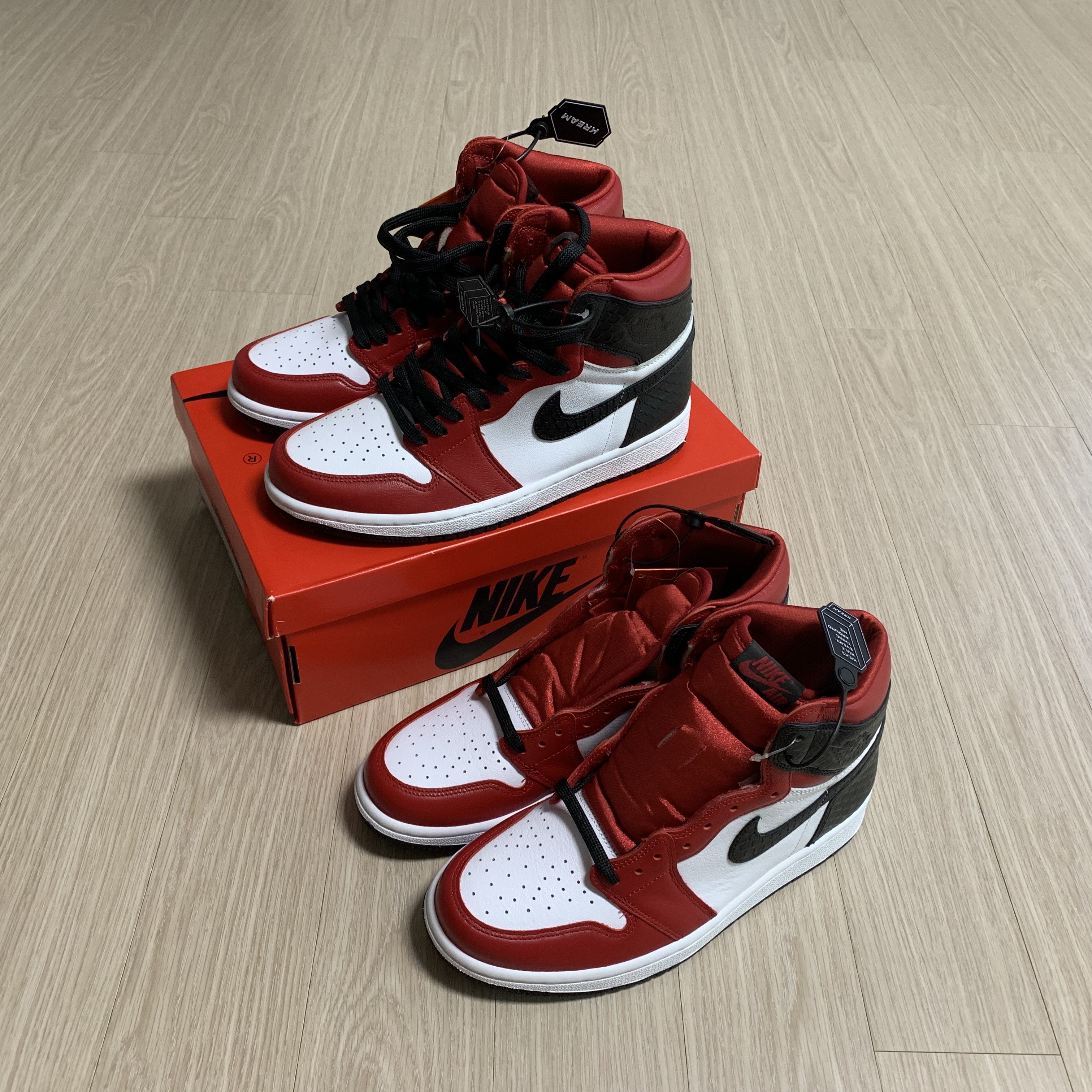 (W) Jordan 1 Retro High Satin Red 착용 스타일