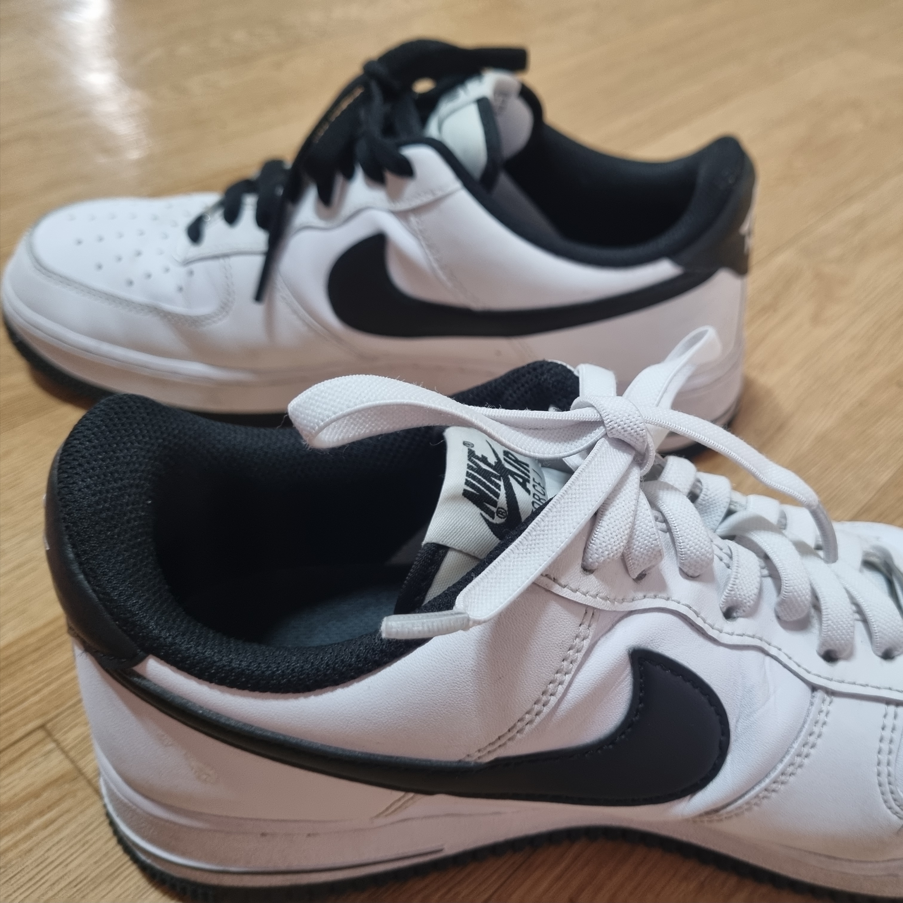 Nike Air Force 1 '07 White Black 착용 스타일 - 3