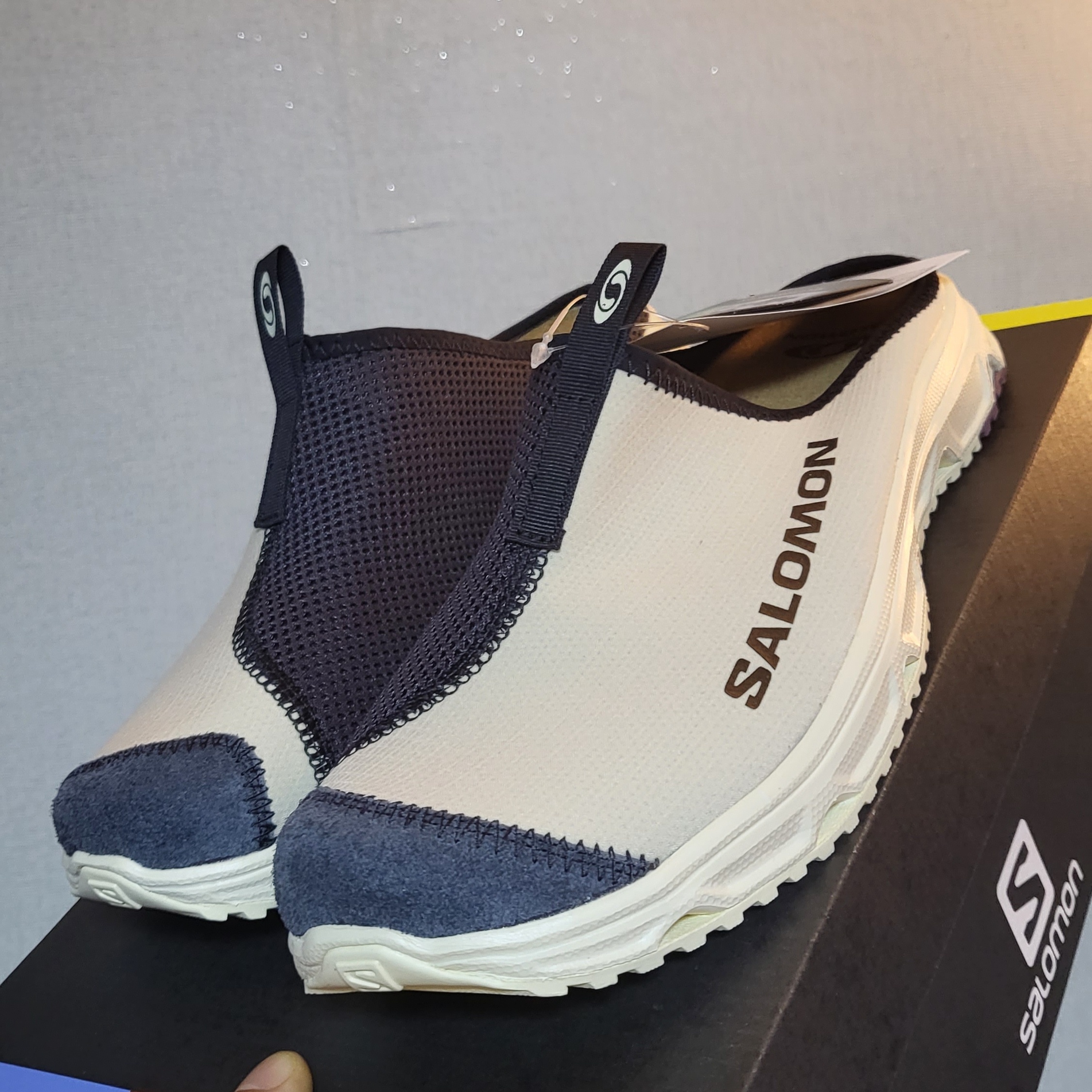 Salomon RX Slide 3.0 Bleached Sand 착용 스타일